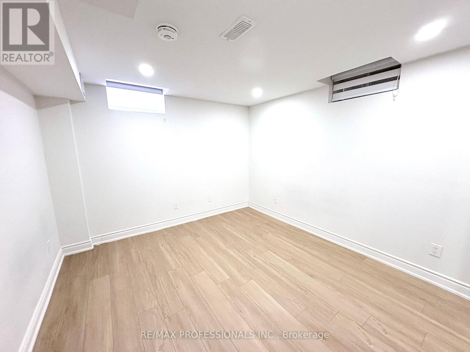 Bsmt - 851 Clemens Crescent, Mississauga, Ontario  L5V 2S8 - Photo 10 - W13021082