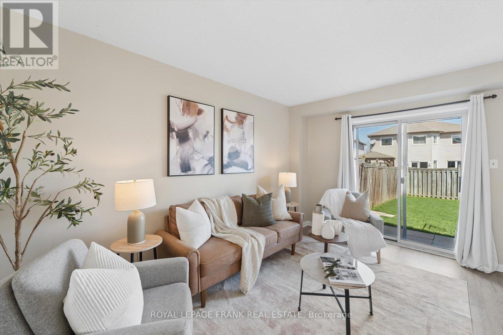 48 Shady Lane Crescent, Clarington, Ontario  L1C 5B2 - Photo 4 - E13026630