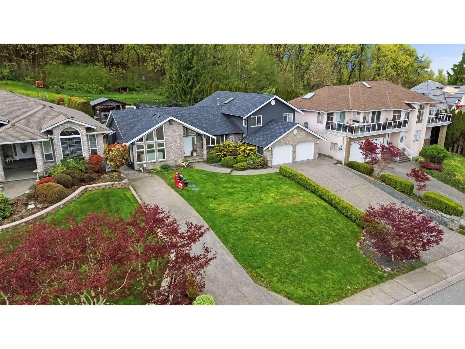 8635 Sunrise Drive, Chilliwack Mountain, Chilliwack, British Columbia  V2R 3H9 - Photo 2 - R3112787