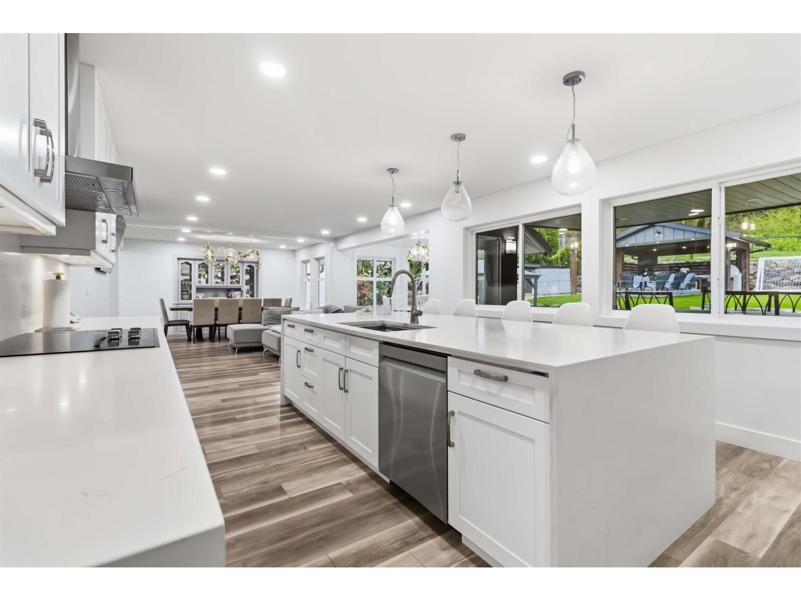 8635 Sunrise Drive, Chilliwack Mountain, Chilliwack, British Columbia  V2R 3H9 - Photo 13 - R3112787