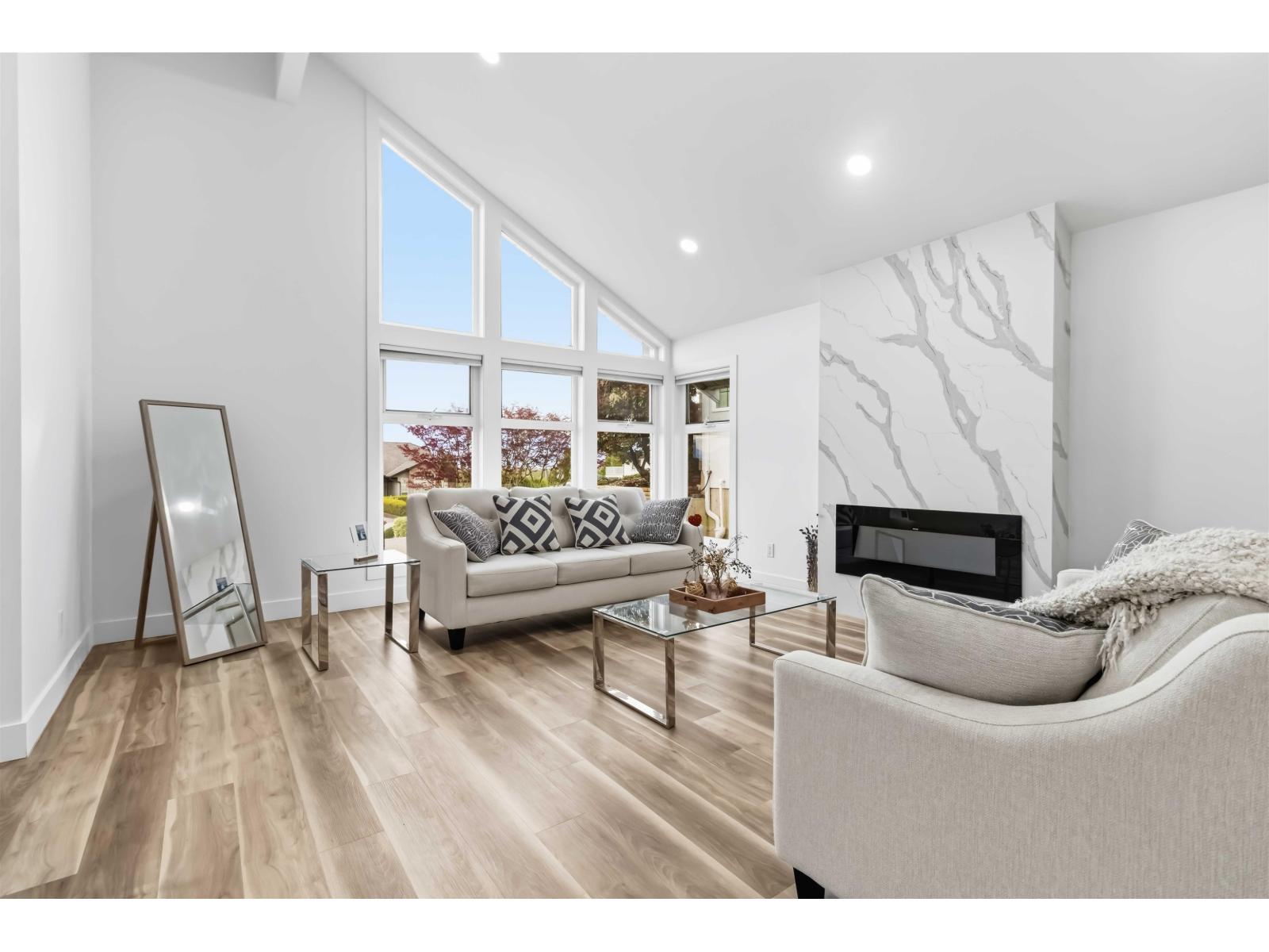 8635 Sunrise Drive, Chilliwack Mountain, Chilliwack, British Columbia  V2R 3H9 - Photo 7 - R3112787