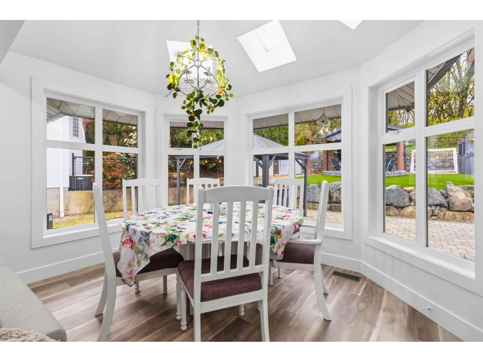 8635 Sunrise Drive, Chilliwack Mountain, Chilliwack, British Columbia  V2R 3H9 - Photo 10 - R3112787