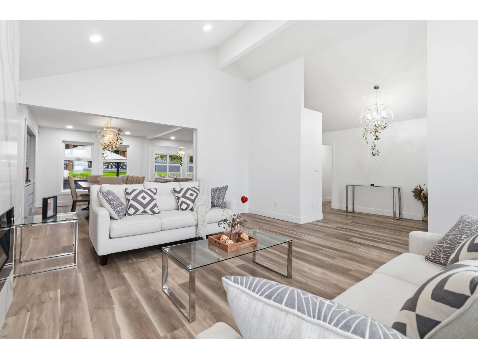 8635 Sunrise Drive, Chilliwack Mountain, Chilliwack, British Columbia  V2R 3H9 - Photo 6 - R3112787