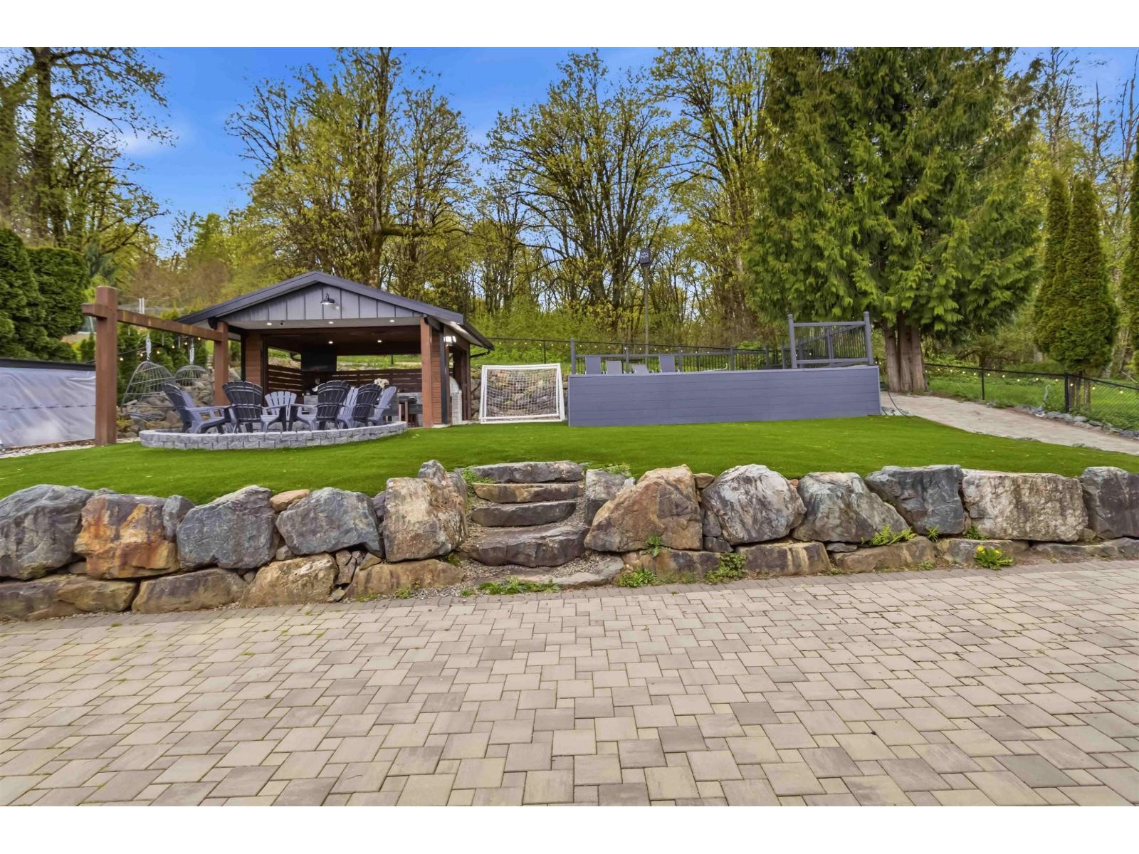 8635 Sunrise Drive, Chilliwack Mountain, Chilliwack, British Columbia  V2R 3H9 - Photo 30 - R3112787