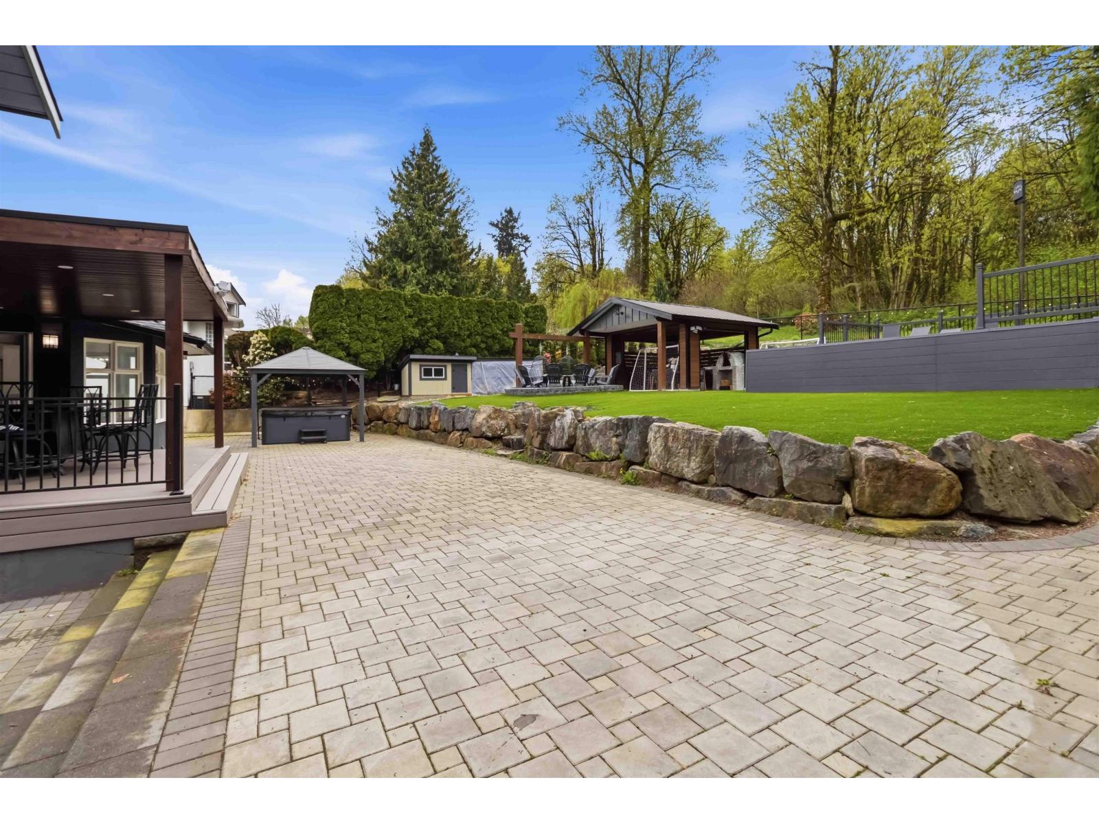 8635 Sunrise Drive, Chilliwack Mountain, Chilliwack, British Columbia  V2R 3H9 - Photo 32 - R3112787