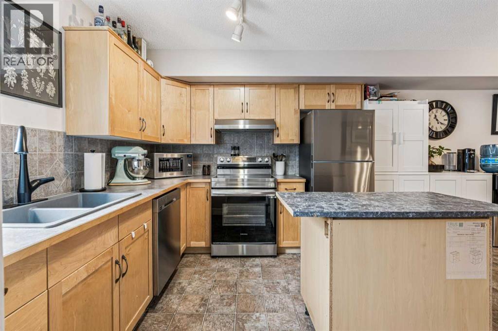 324 Bridlewood Lane SW, Calgary, Alberta  T2Y 3X8 - Photo 11 - A2290024