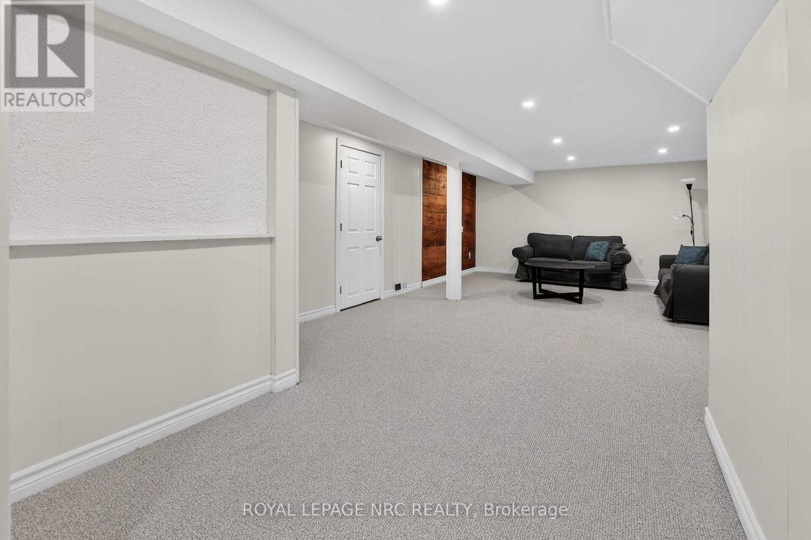 4 - 453 Woodview Road, Burlington, Ontario  L7N 2Z9 - Photo 29 - W12926664