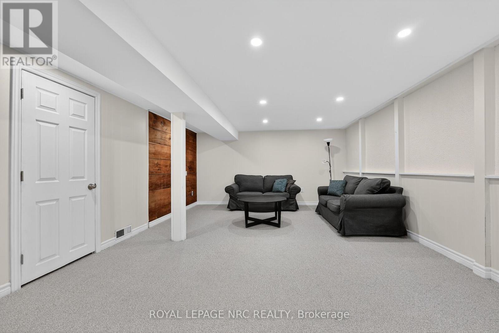 4 - 453 Woodview Road, Burlington, Ontario  L7N 2Z9 - Photo 26 - W12926664