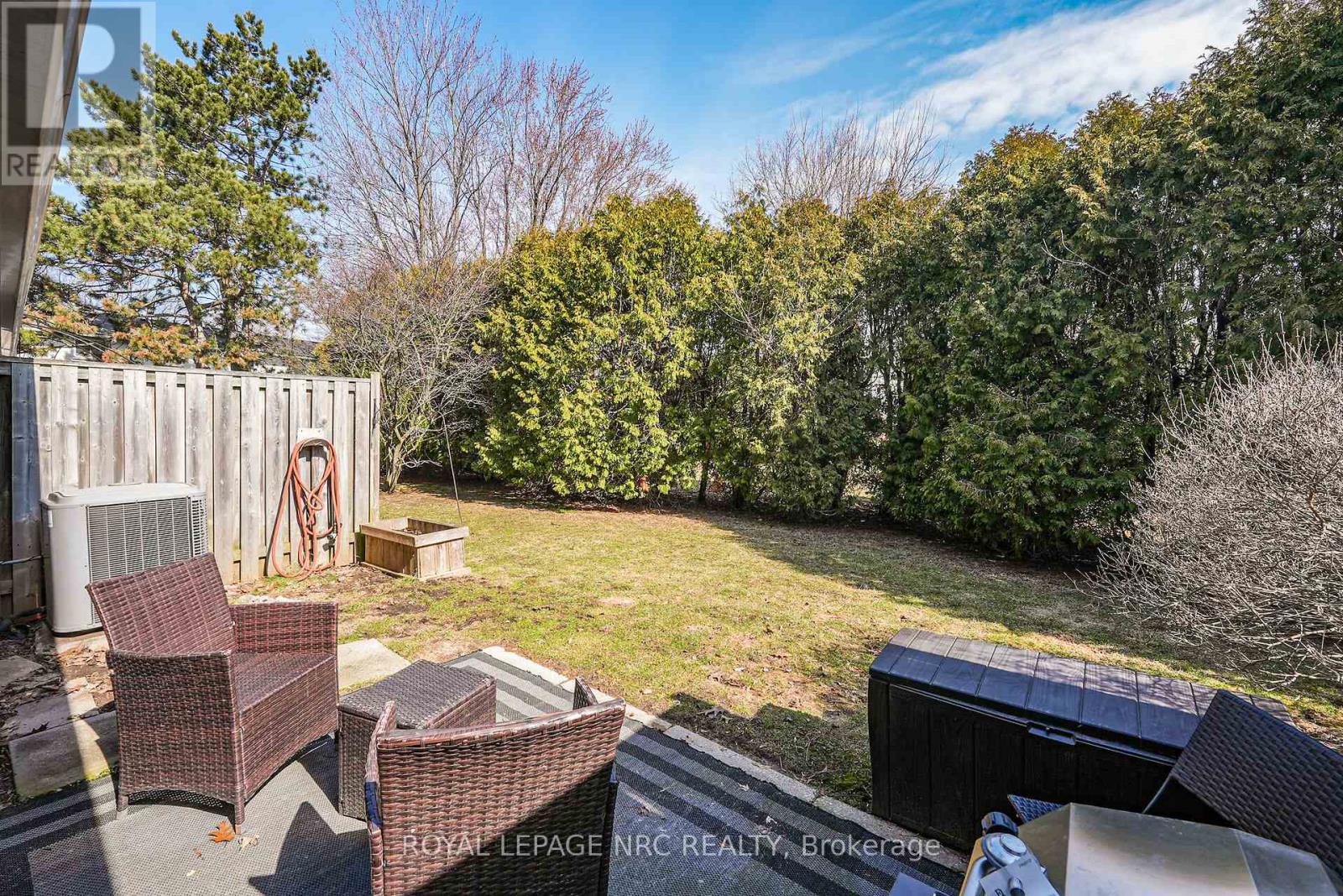 4 - 453 Woodview Road, Burlington, Ontario  L7N 2Z9 - Photo 34 - W12926664