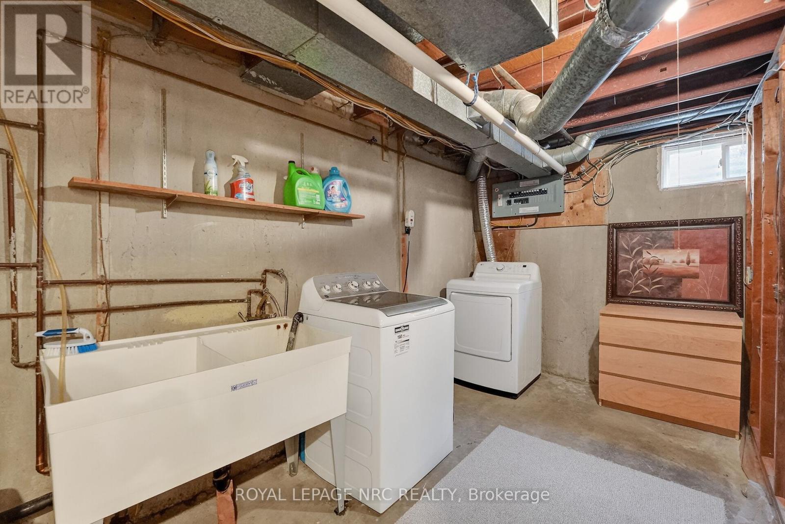 4 - 453 Woodview Road, Burlington, Ontario  L7N 2Z9 - Photo 30 - W12926664