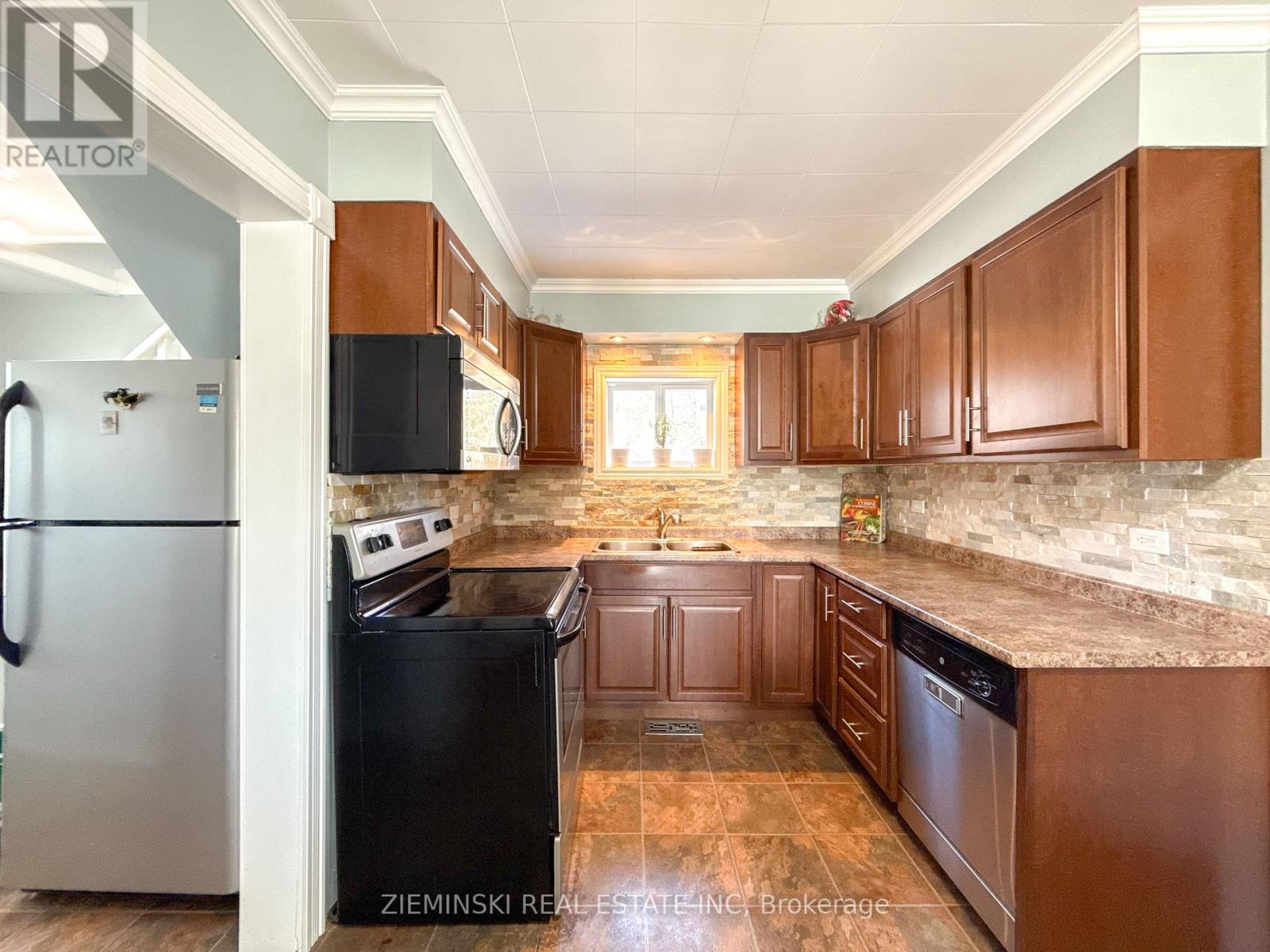 208 Mcdougall Avenue, Timmins, Ontario  P0N 1H0 - Photo 3 - T13026428