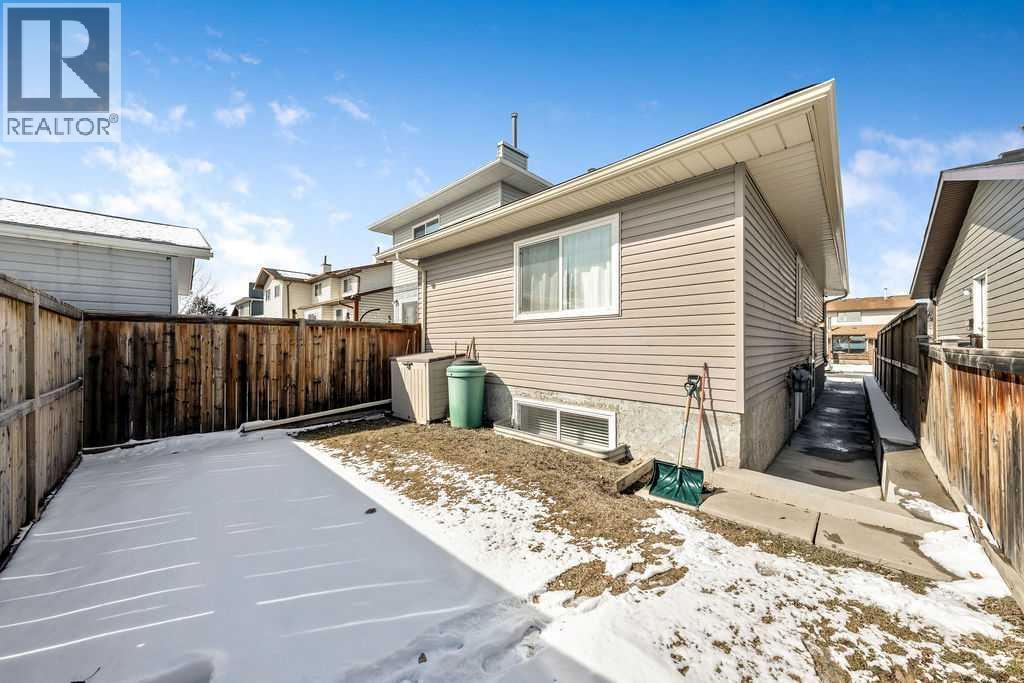 50 Cedarwood Rise SW, Calgary, Alberta  T2W 3H9 - Photo 35 - A2297078