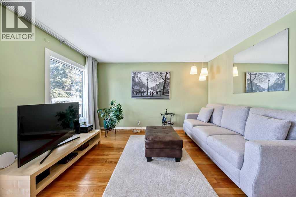 50 Cedarwood Rise SW, Calgary, Alberta  T2W 3H9 - Photo 5 - A2297078