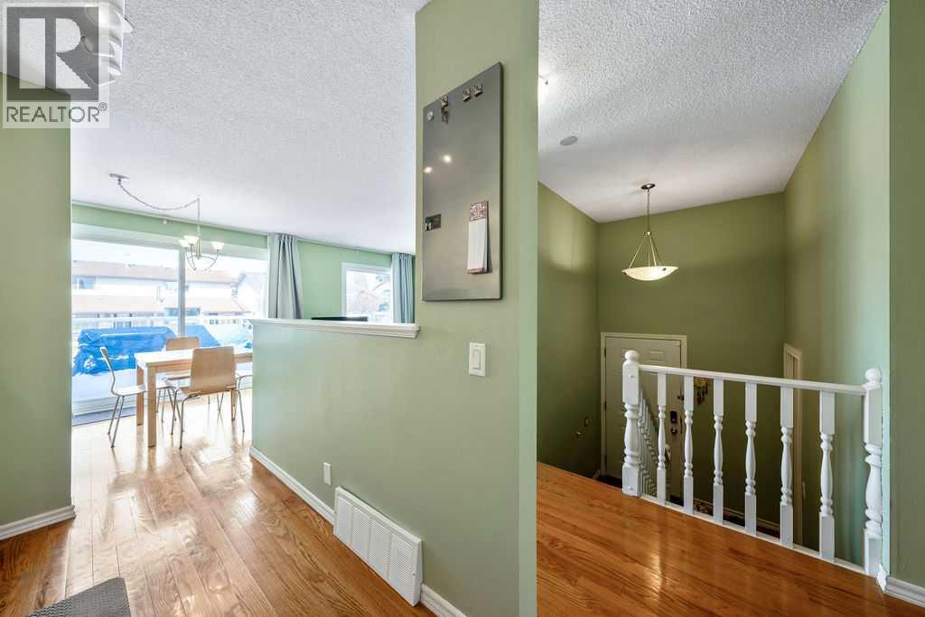 50 Cedarwood Rise SW, Calgary, Alberta  T2W 3H9 - Photo 12 - A2297078