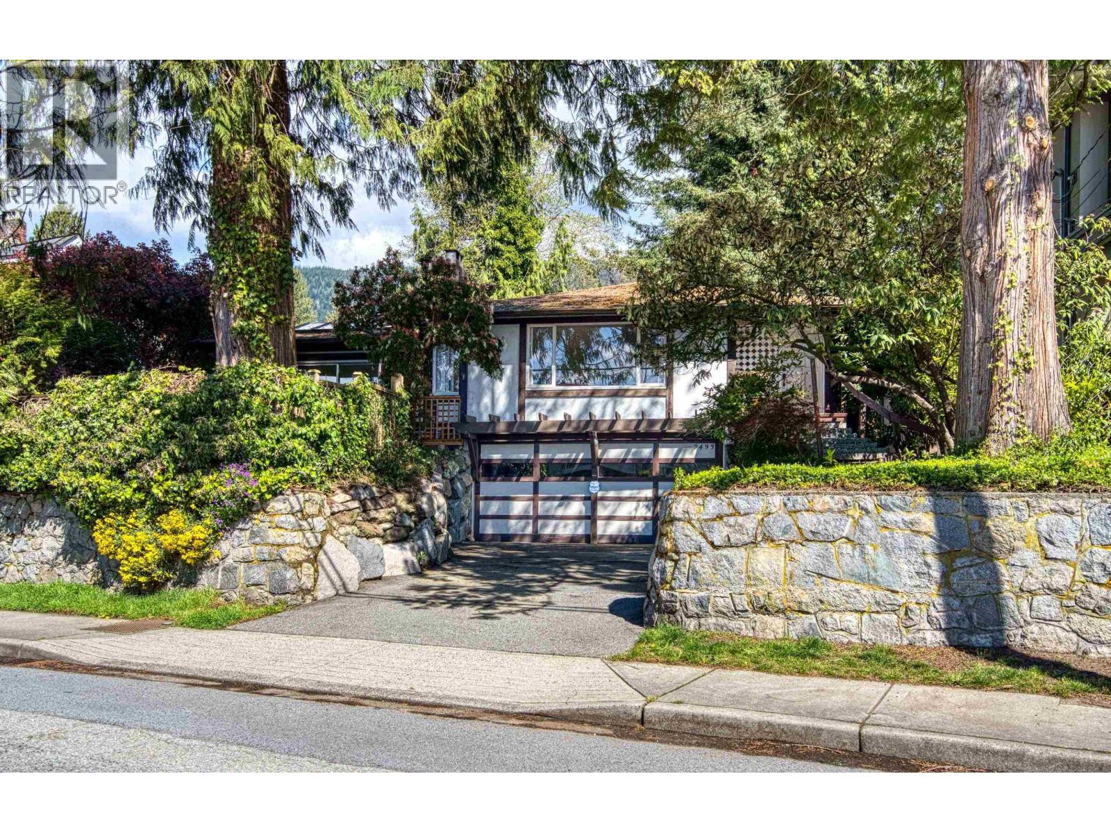 2493 HAYWOOD AVENUE, West Vancouver, British Columbia