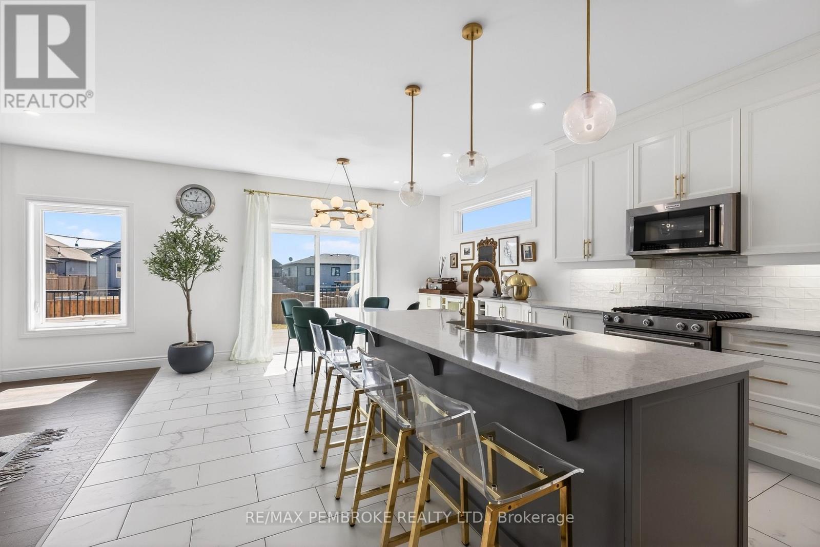 6 Nile Street, Petawawa, Ontario  K8H 0E7 - Photo 10 - X13026518