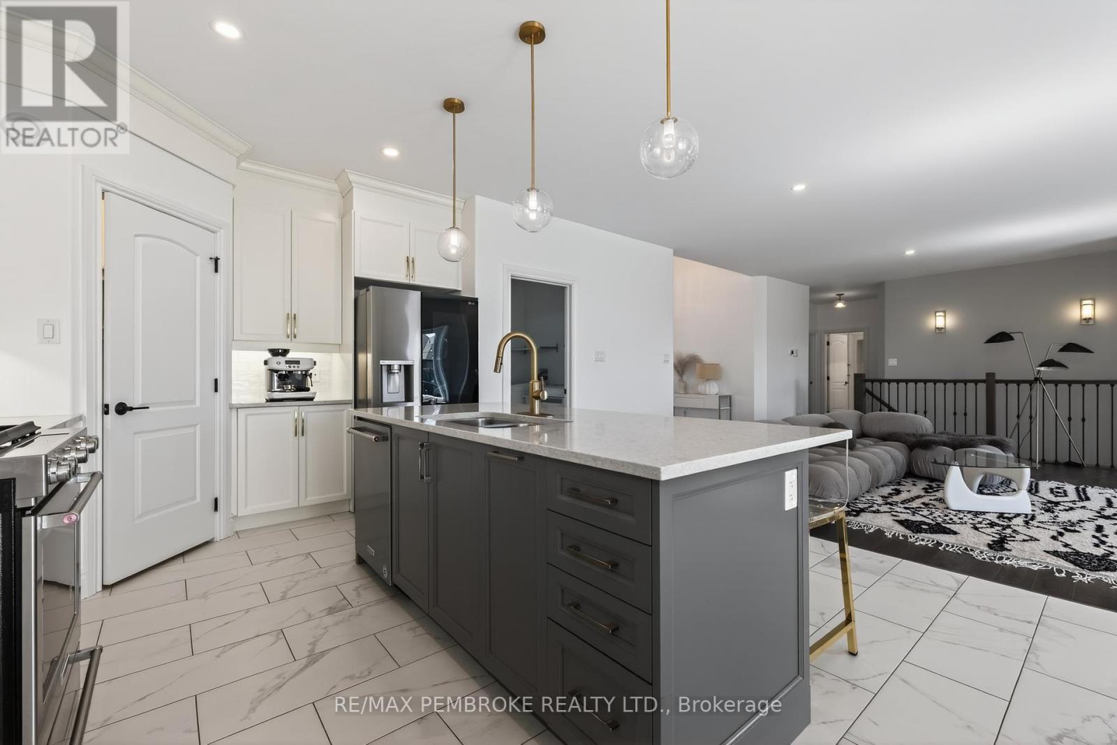 6 Nile Street, Petawawa, Ontario  K8H 0E7 - Photo 13 - X13026518