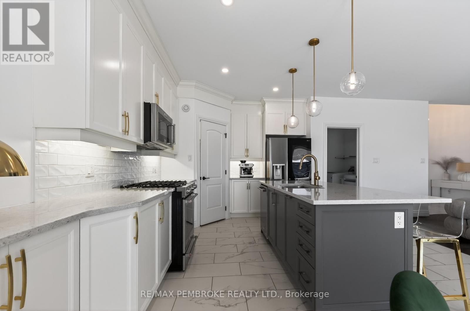 6 Nile Street, Petawawa, Ontario  K8H 0E7 - Photo 14 - X13026518