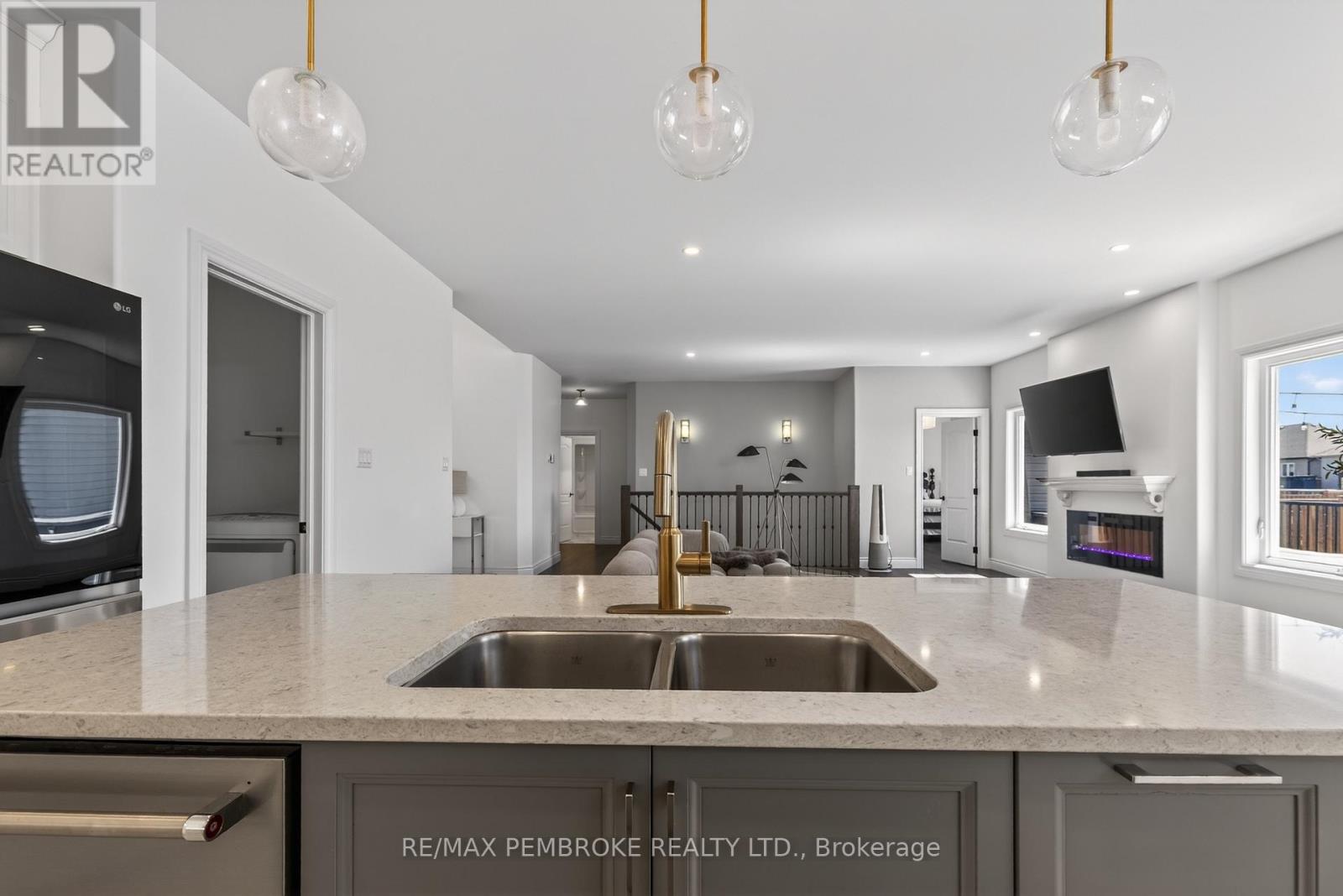 6 Nile Street, Petawawa, Ontario  K8H 0E7 - Photo 19 - X13026518