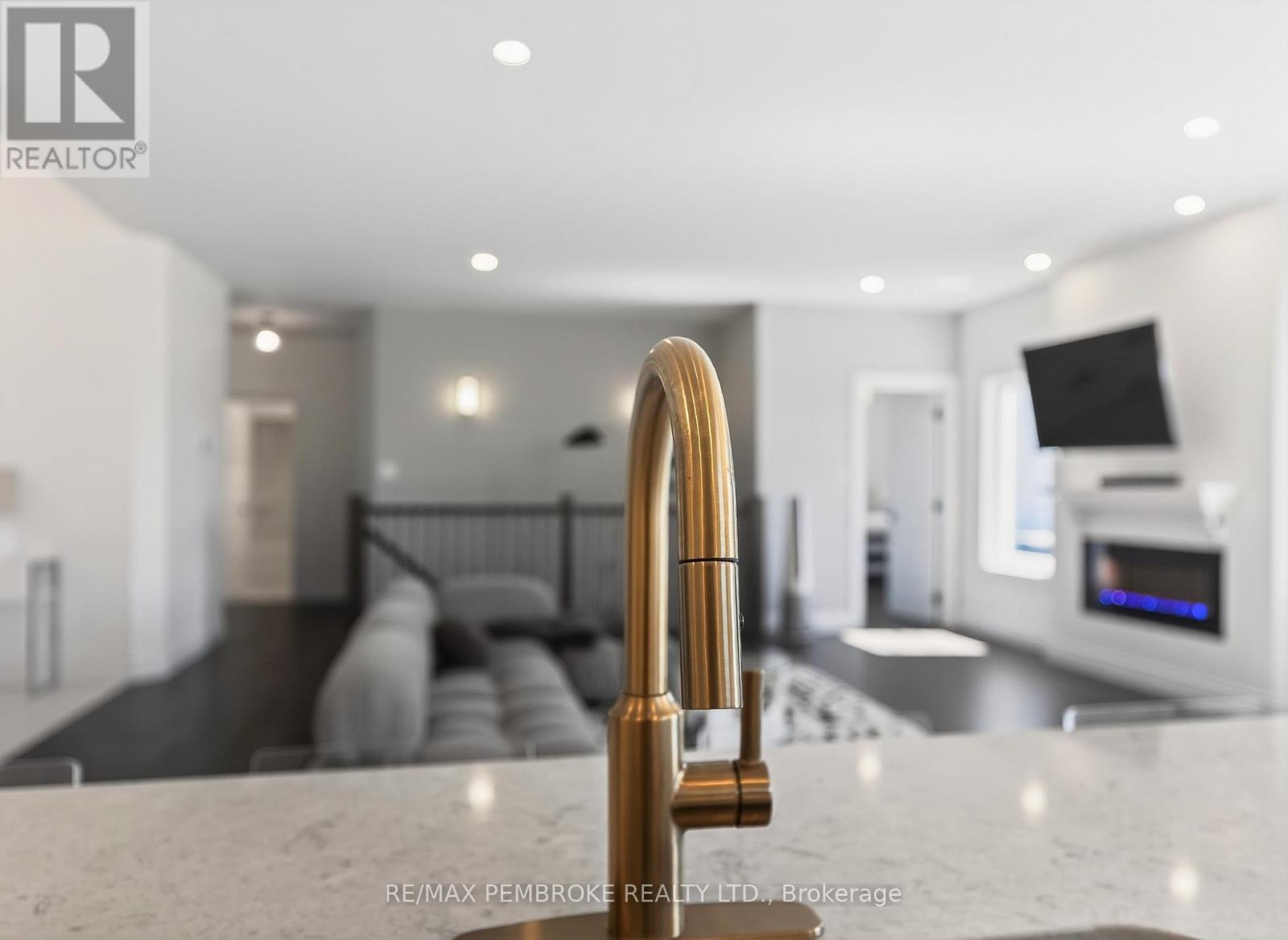 6 Nile Street, Petawawa, Ontario  K8H 0E7 - Photo 20 - X13026518