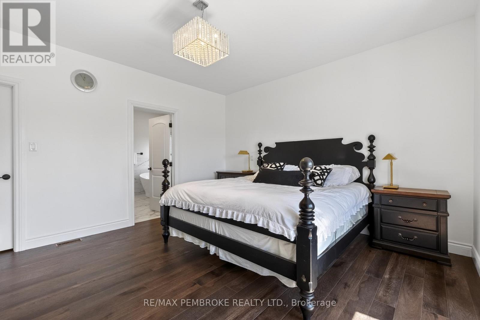 6 Nile Street, Petawawa, Ontario  K8H 0E7 - Photo 27 - X13026518