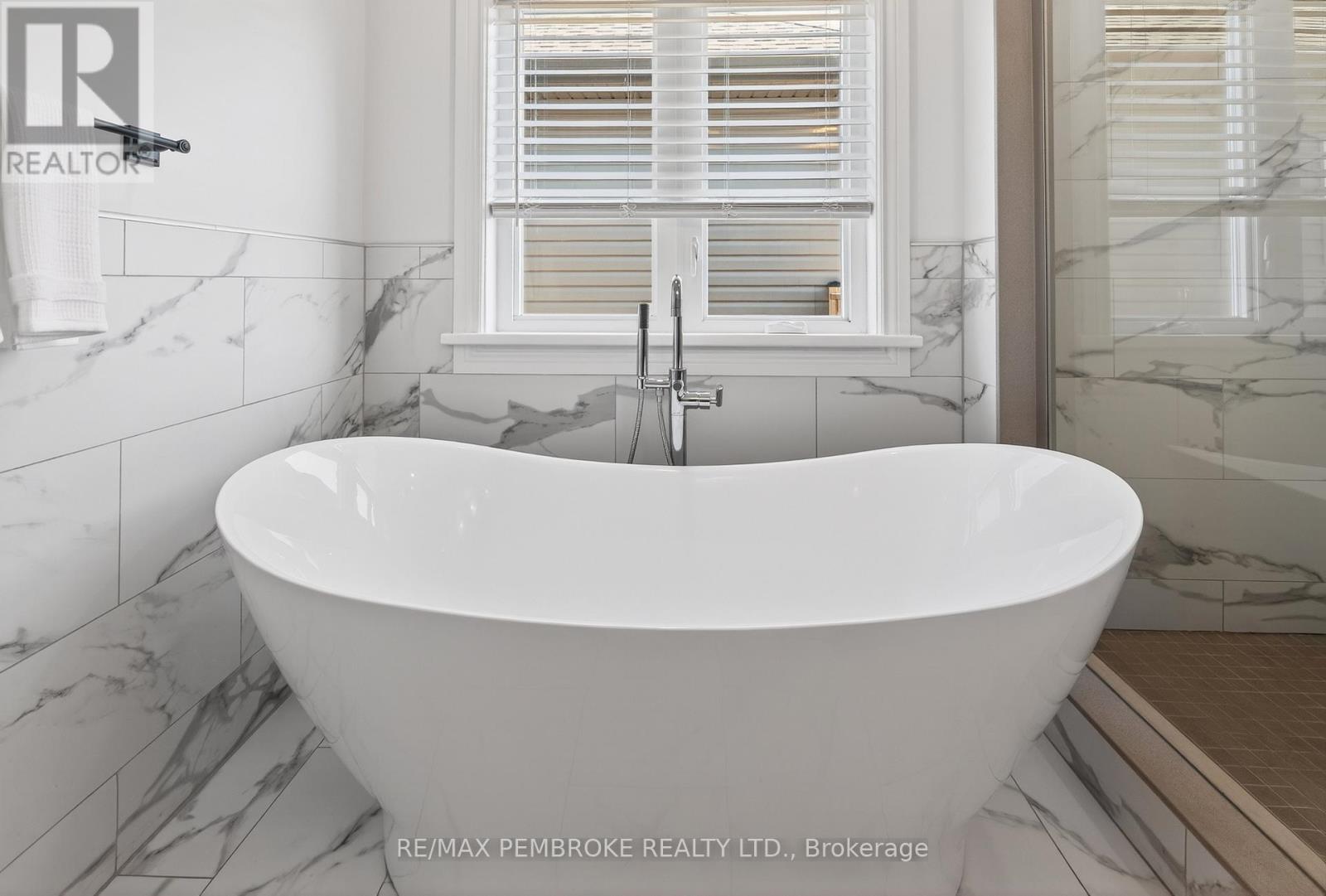 6 Nile Street, Petawawa, Ontario  K8H 0E7 - Photo 32 - X13026518