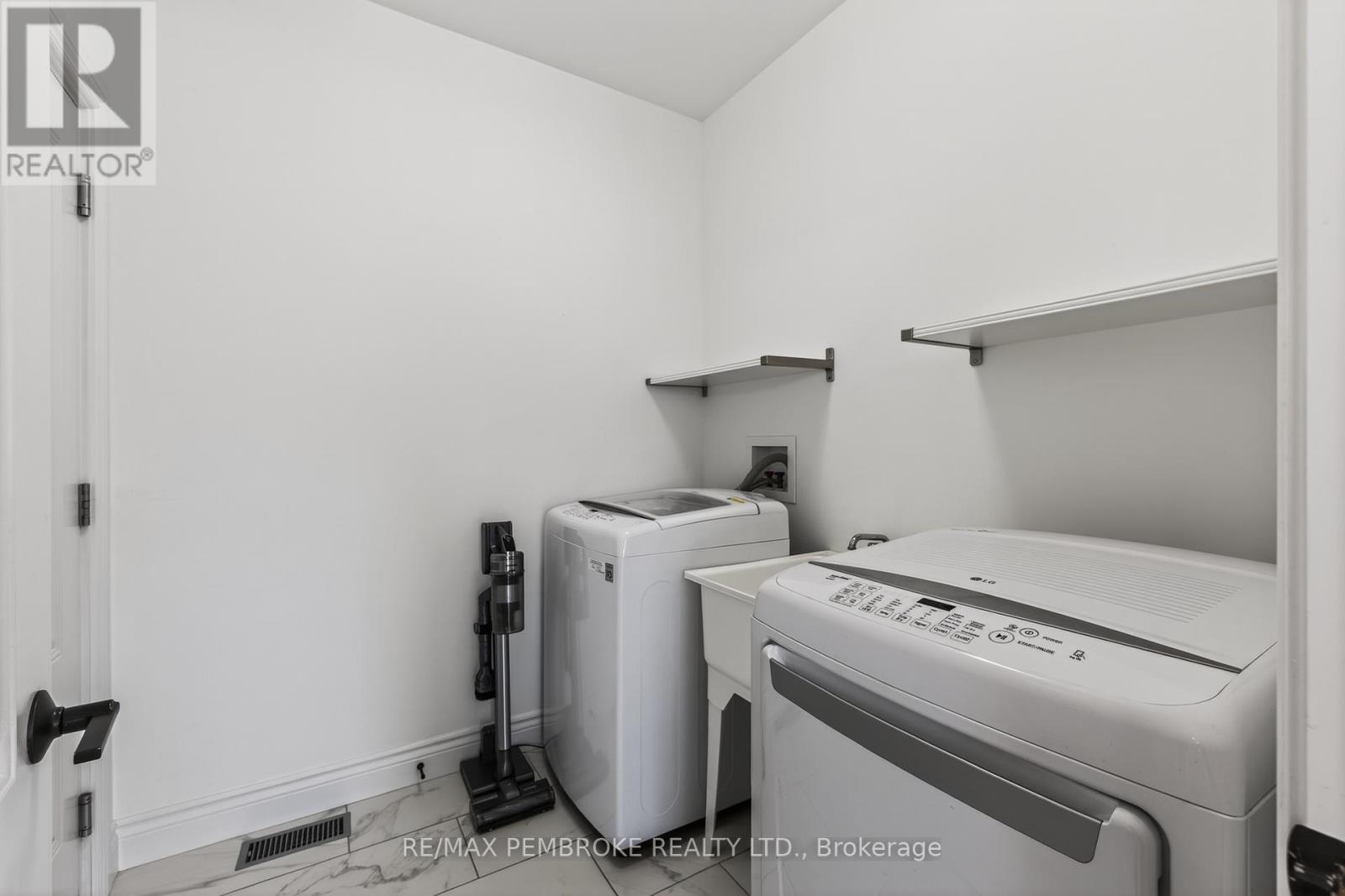 6 Nile Street, Petawawa, Ontario  K8H 0E7 - Photo 43 - X13026518