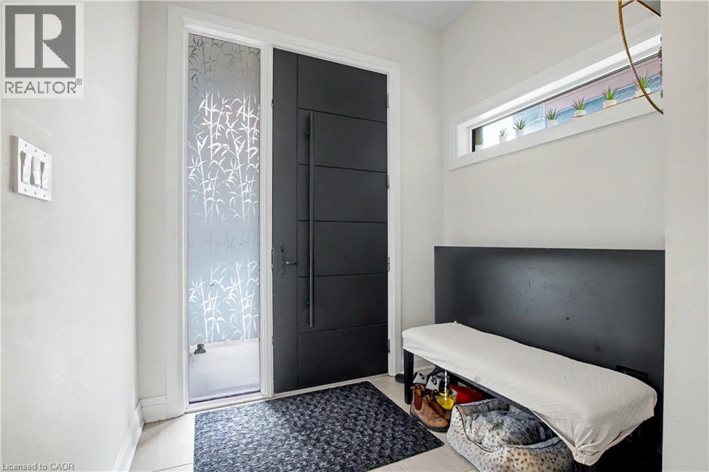 581 Benninger Drive, Kitchener, Ontario  N2E 0H8 - Photo 4 - 40815978