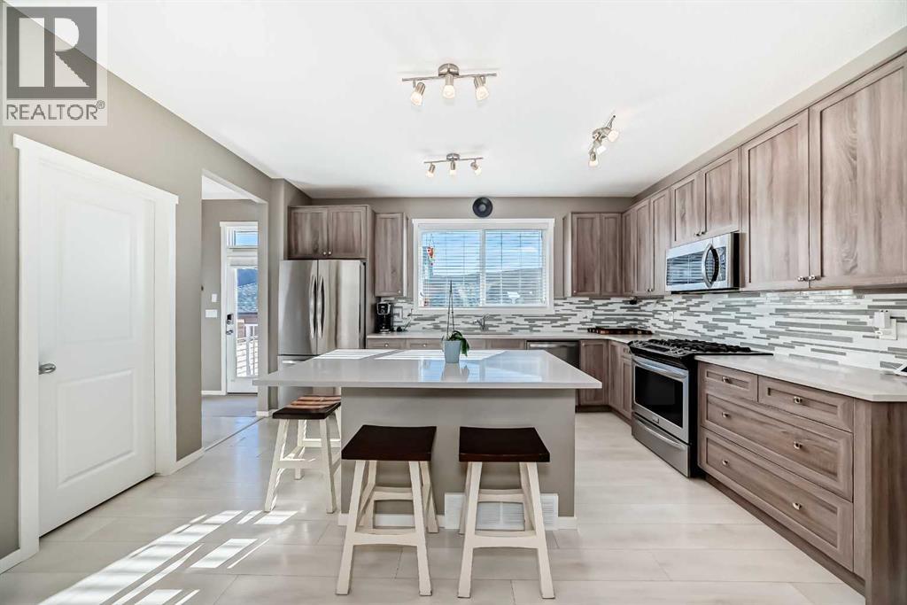 236 Sundown Road, Cochrane, Alberta  T4C 2R3 - Photo 7 - A2302992