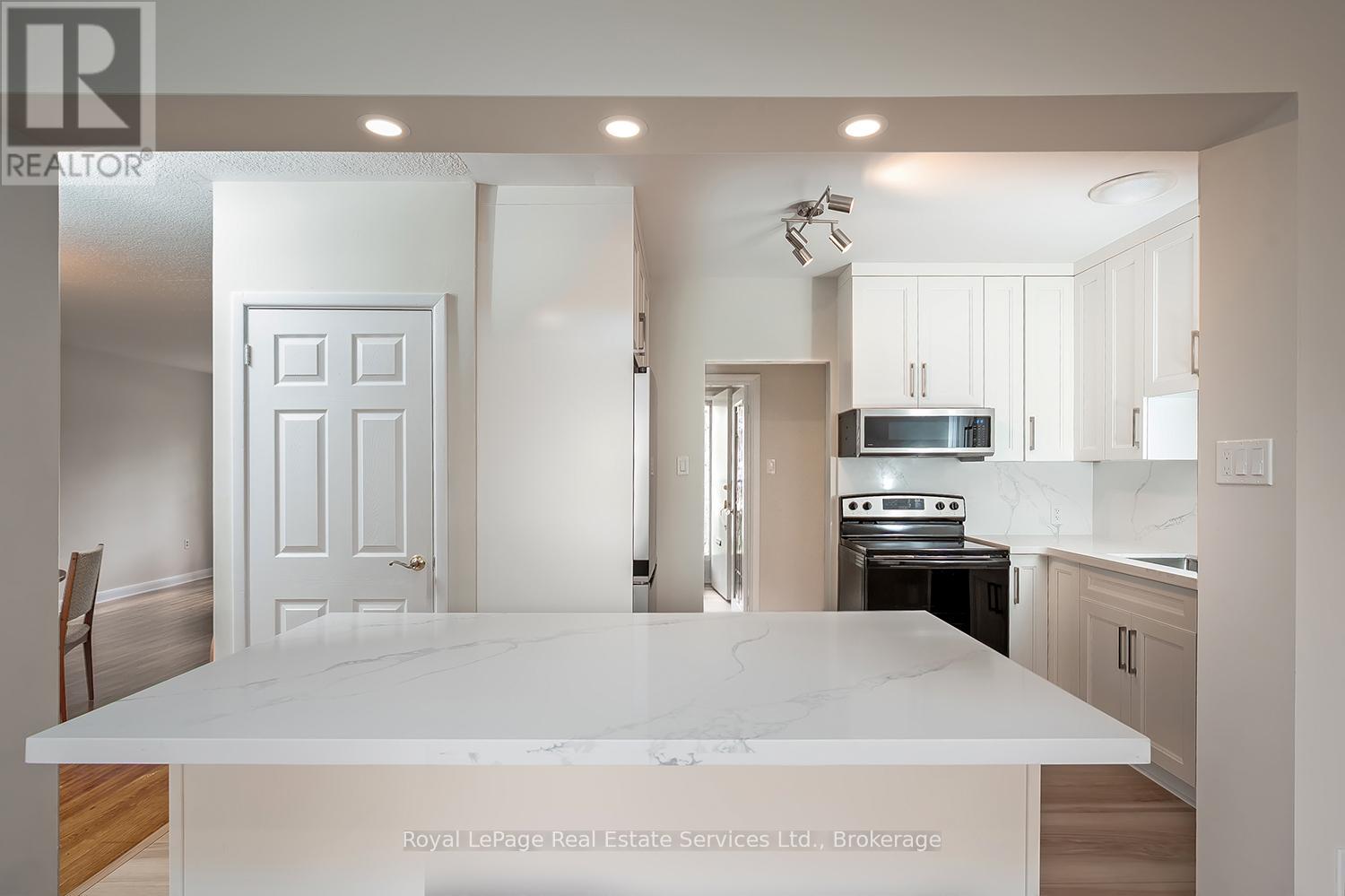 2043 Devon Road, Oakville, Ontario  L6J 2N1 - Photo 20 - W13026482