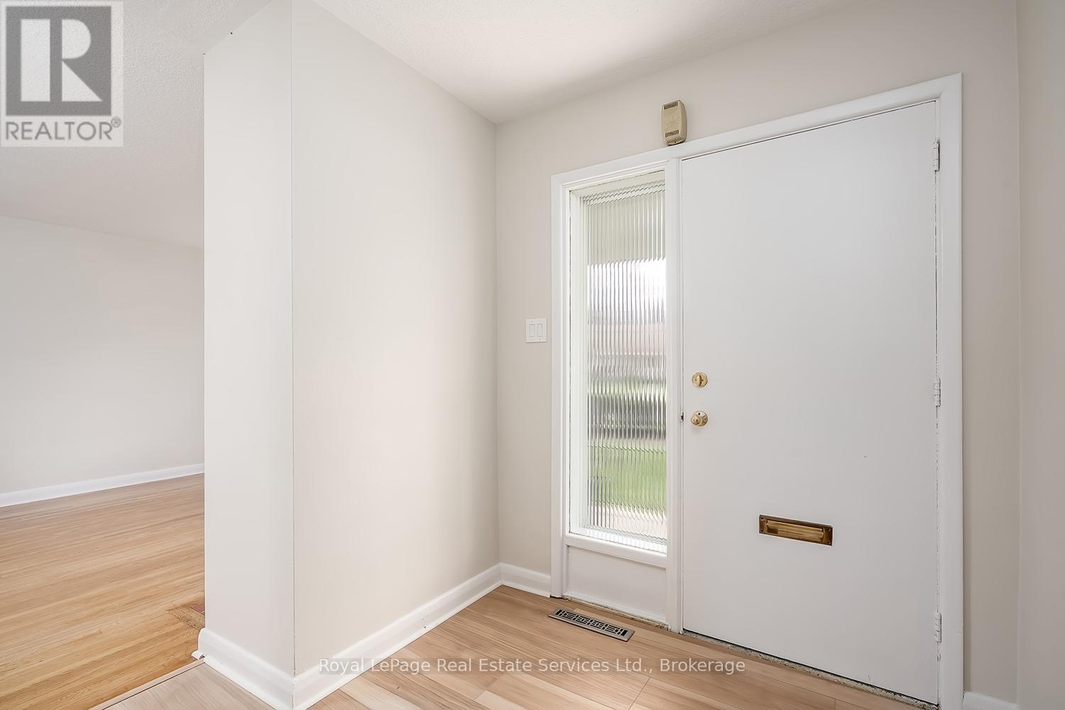 2043 Devon Road, Oakville, Ontario  L6J 2N1 - Photo 5 - W13026482