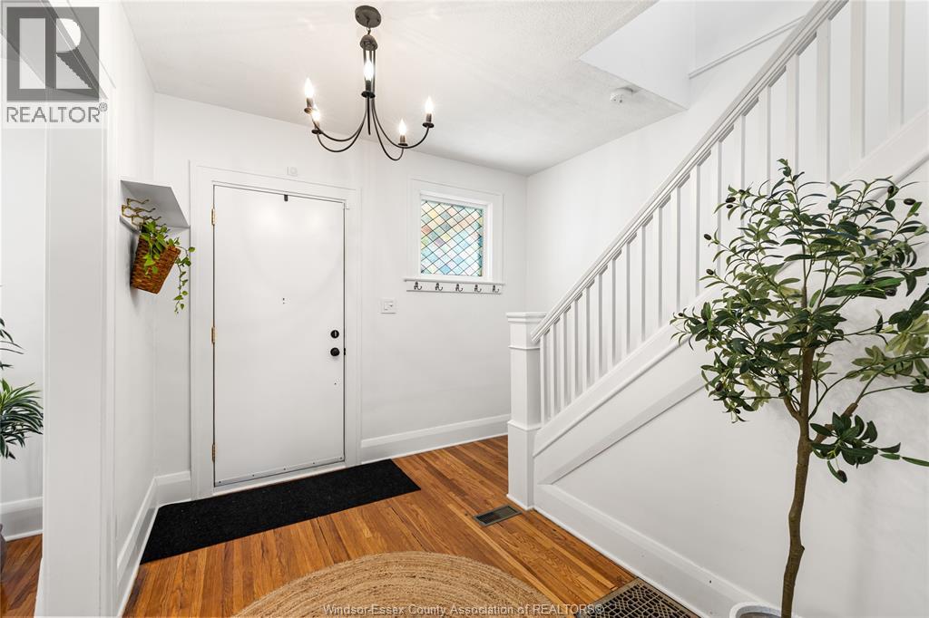 526 Curry, Windsor, Ontario  N9B 2B9 - Photo 4 - 26008668