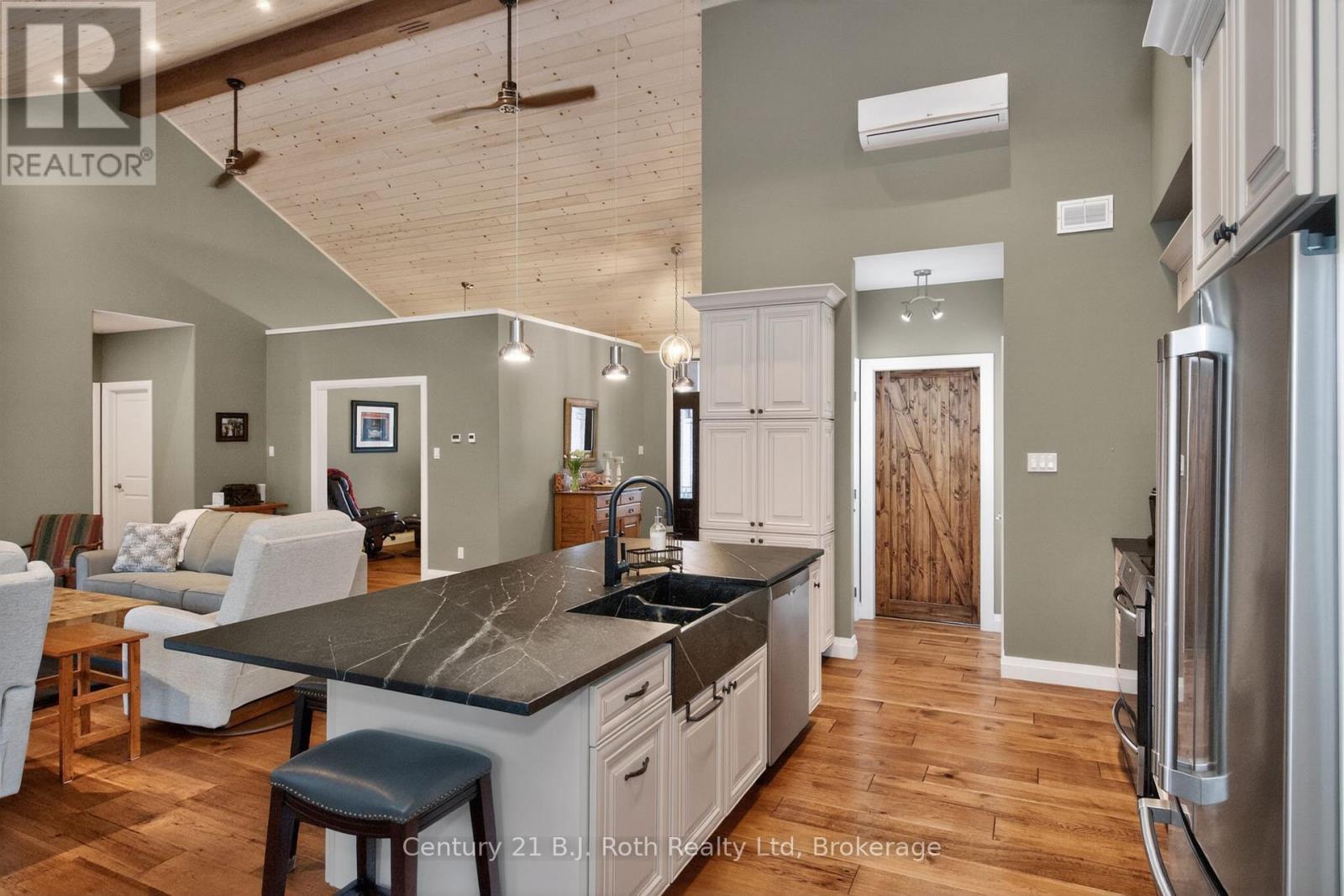 291 8 Concession E, Tiny, Ontario  L0L 2J0 - Photo 10 - S13026430