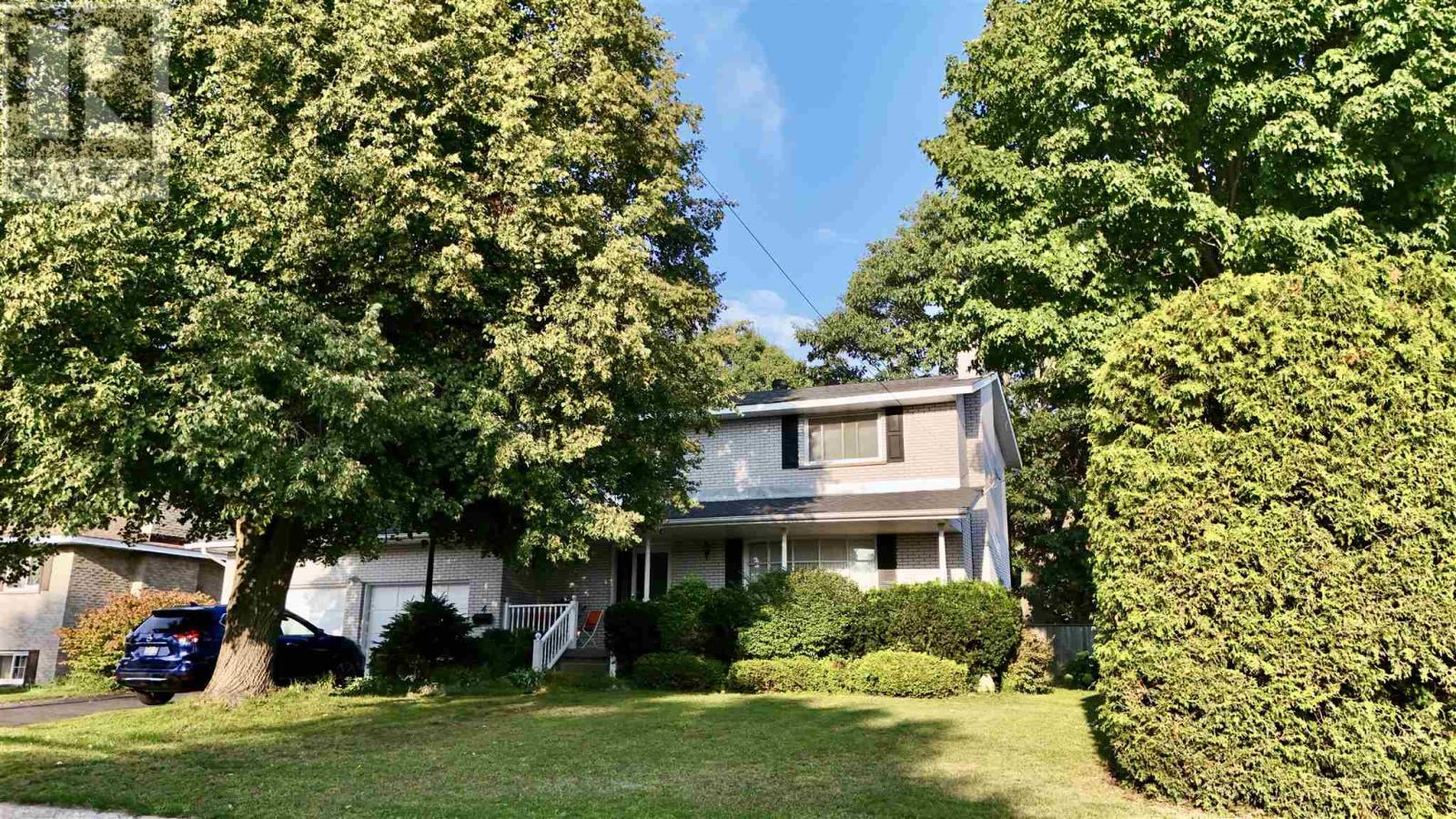 4 Silver Birch Dr, Sault Ste Marie, Ontario  P6A 5S1 - Photo 2 - SM260358