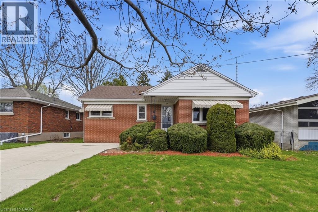 30 West 22nd Street, Hamilton, Ontario  L9C 4N3 - Photo 2 - 40821749