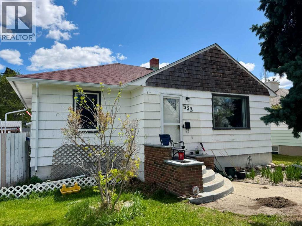 533 23 Street S, Lethbridge, Alberta  T1J 3M9 - Photo 1 - A2258774