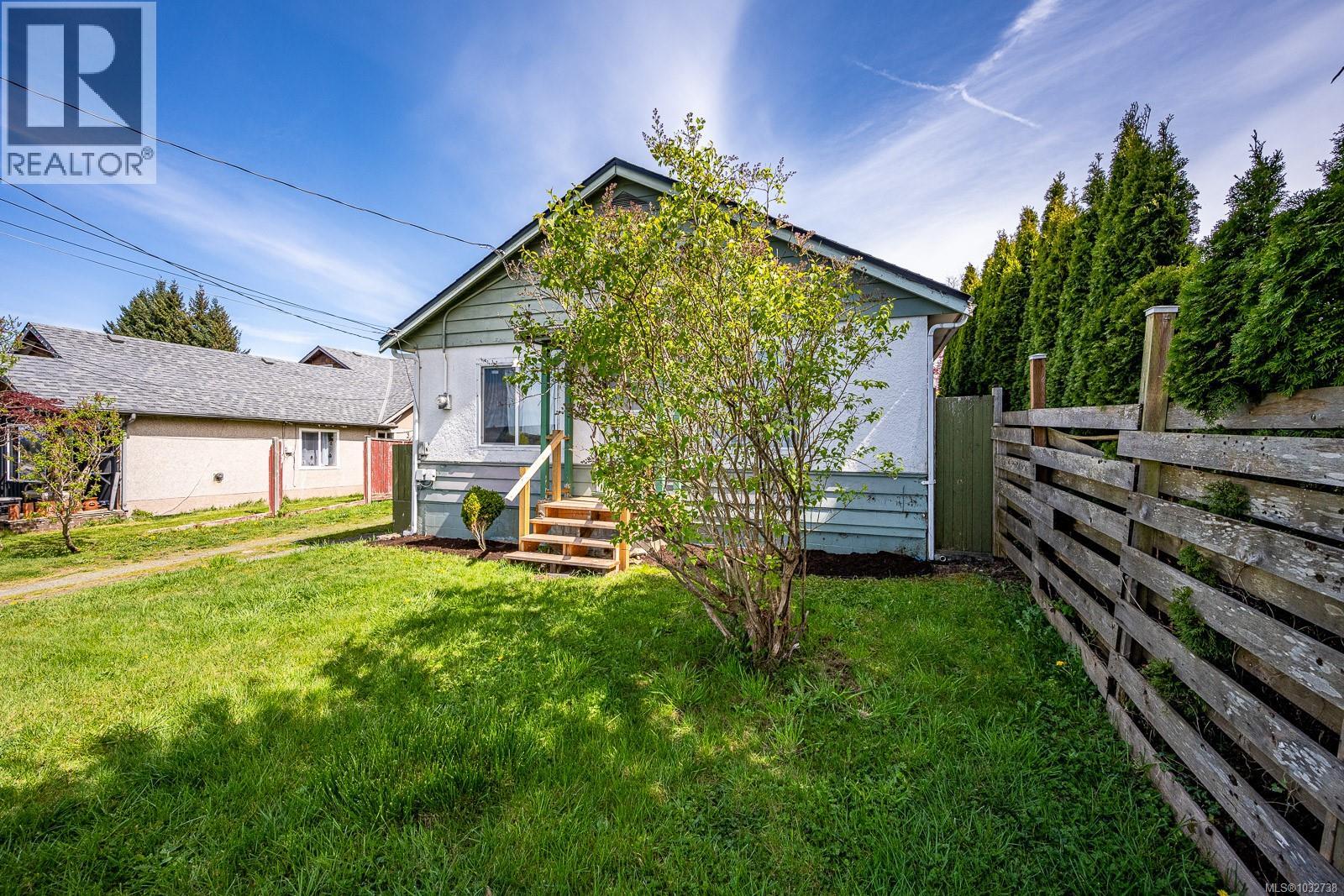 971 Fir St, Campbell River, British Columbia  V9W 3B4 - Photo 3 - 1032738