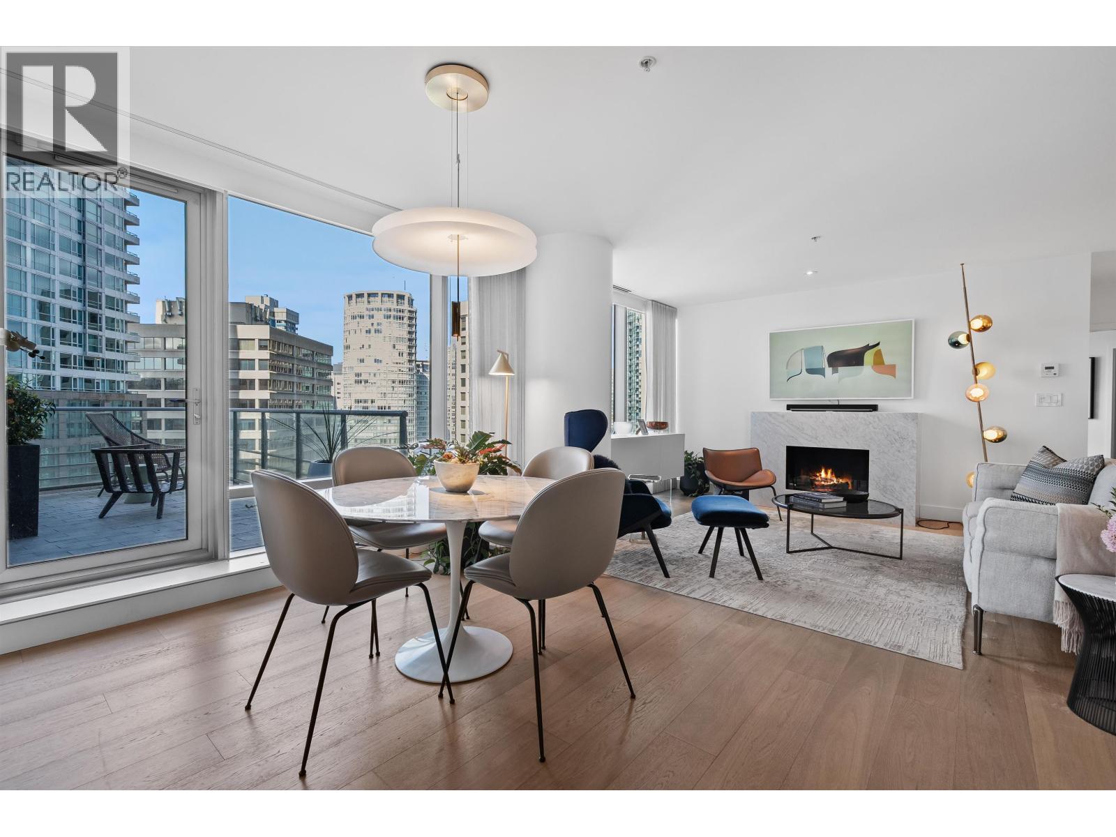 1701 1111 ALBERNI STREET, Vancouver, British Columbia