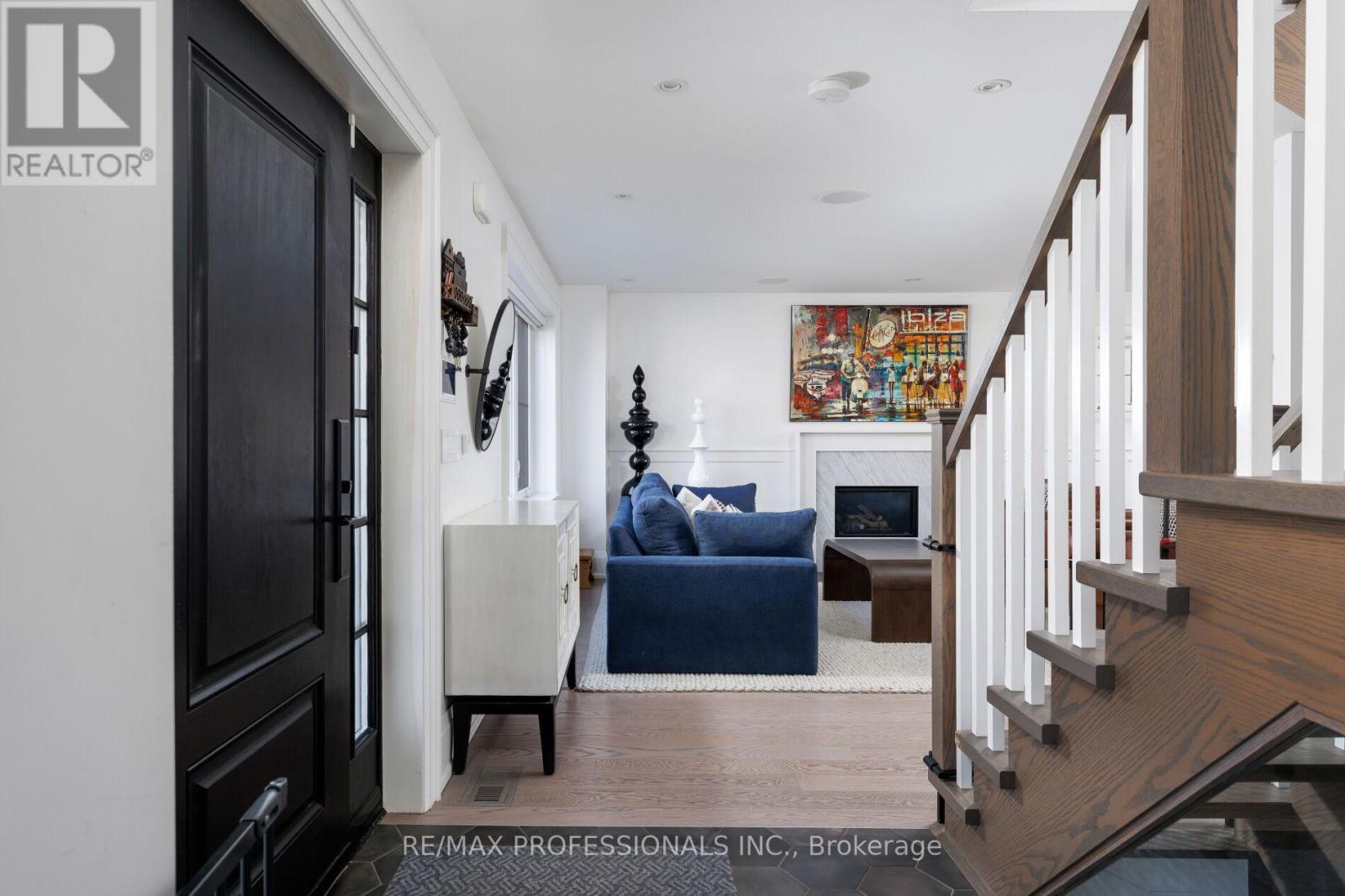 9 Bernice Avenue, Toronto, Ontario  M8Y 1Z5 - Photo 7 - W13003874