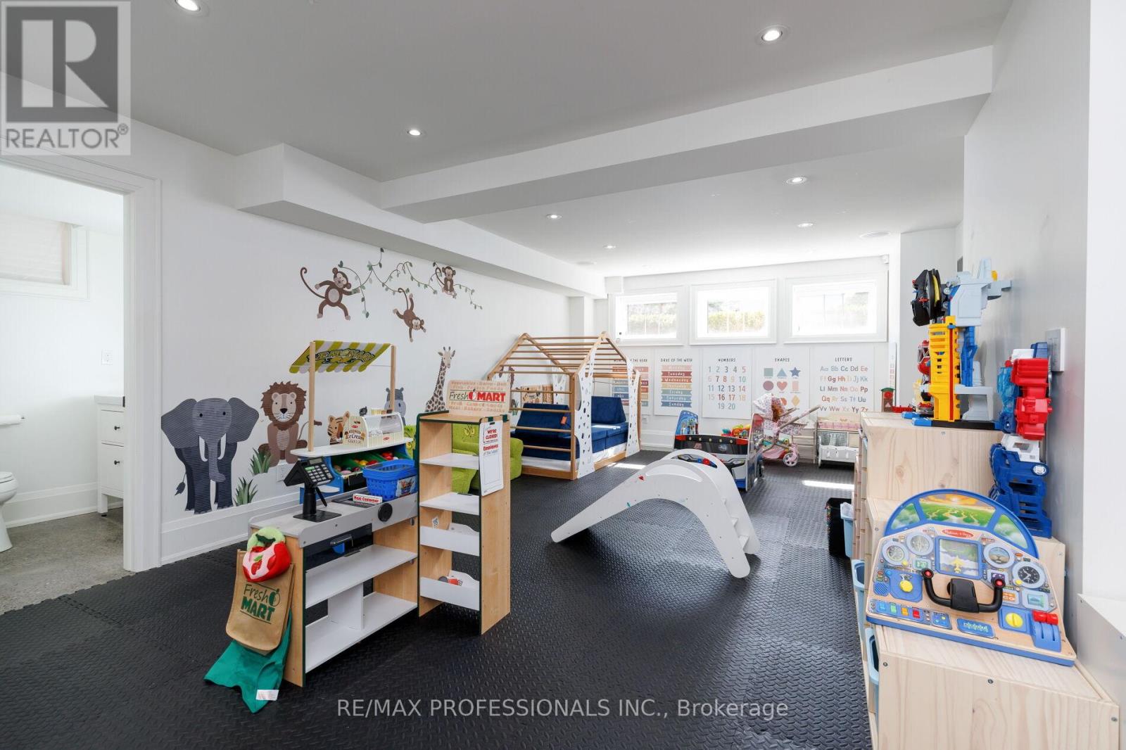 9 Bernice Avenue, Toronto, Ontario  M8Y 1Z5 - Photo 39 - W13003874