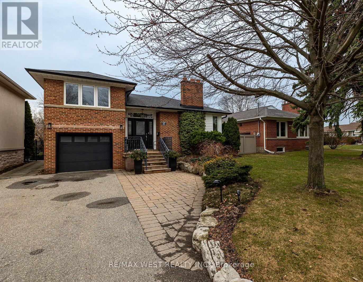 17 Saybrook Avenue, Toronto, Ontario  M8Z 2V3 - Photo 2 - W13008018