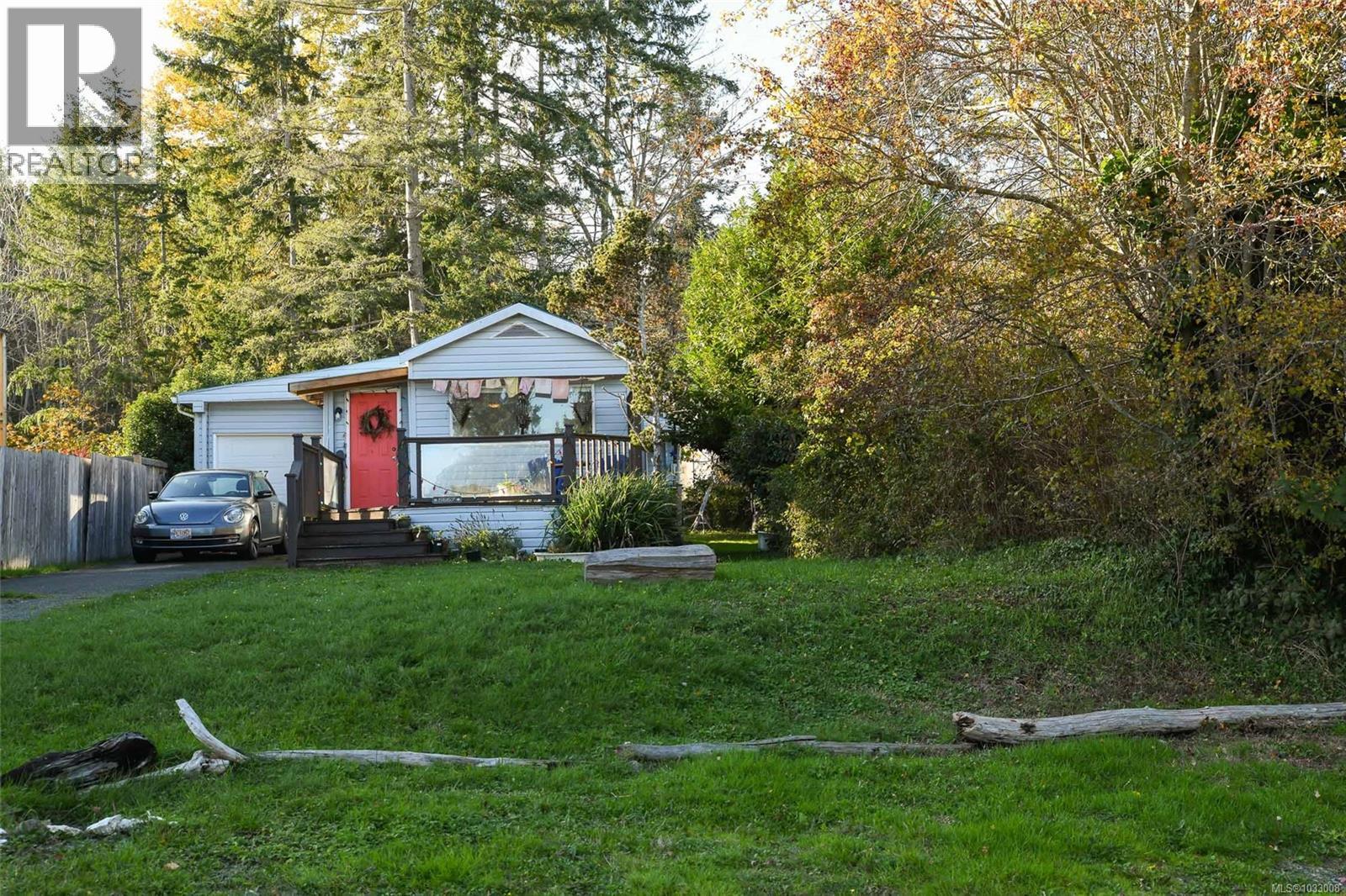 5557 Horne St, Union Bay, British Columbia  V0R 3B0 - Photo 2 - 1033008