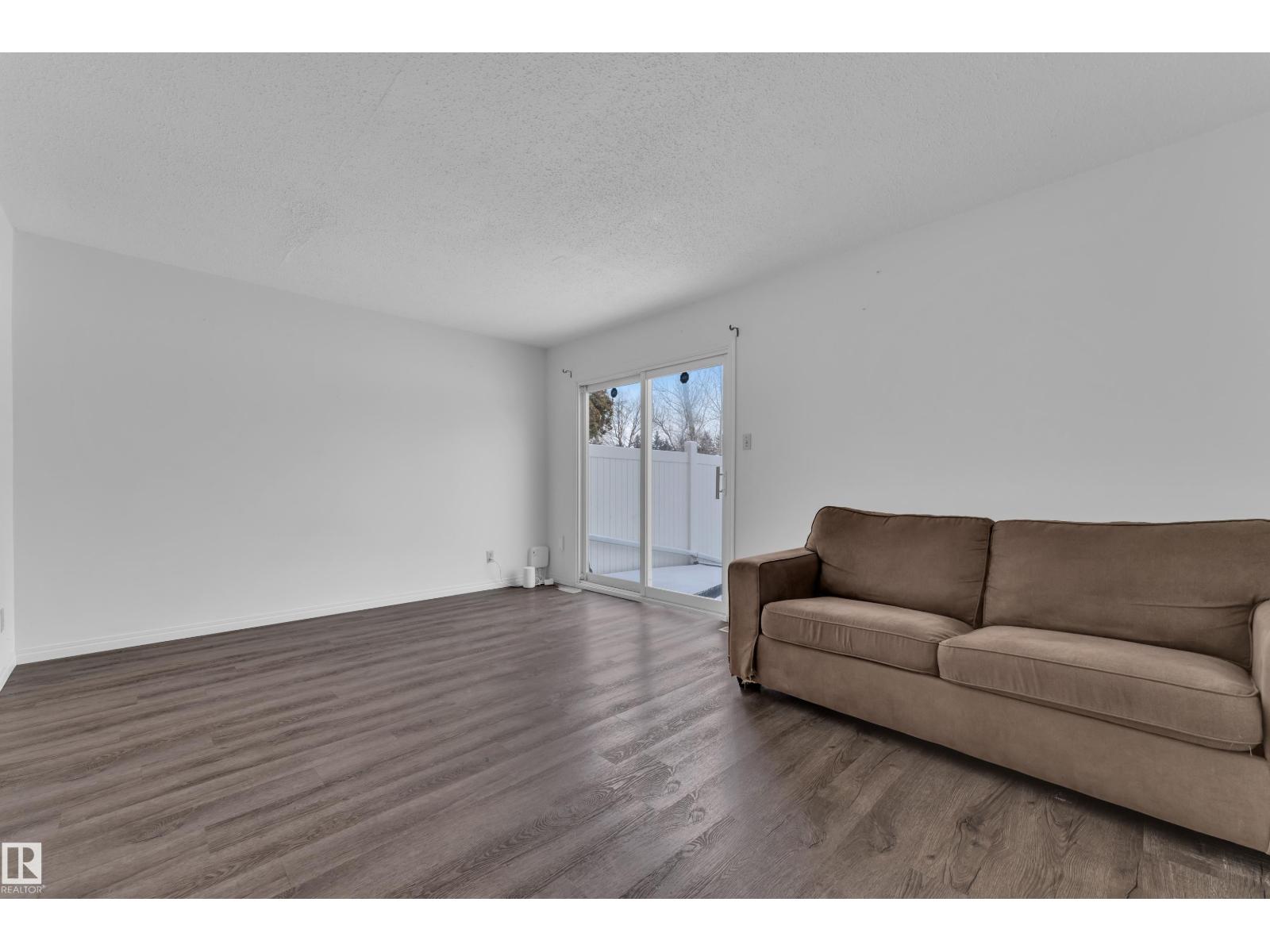 25 Lakewood Vg NW, Edmonton, Alberta  T6K 2B3 - Photo 11 - E4483384