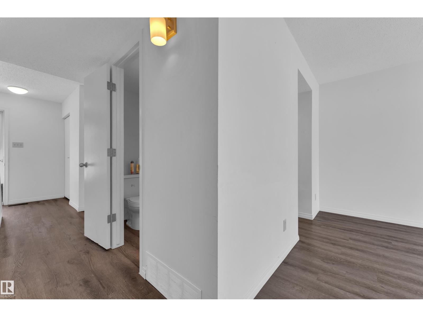 25 Lakewood Vg NW, Edmonton, Alberta  T6K 2B3 - Photo 12 - E4483384