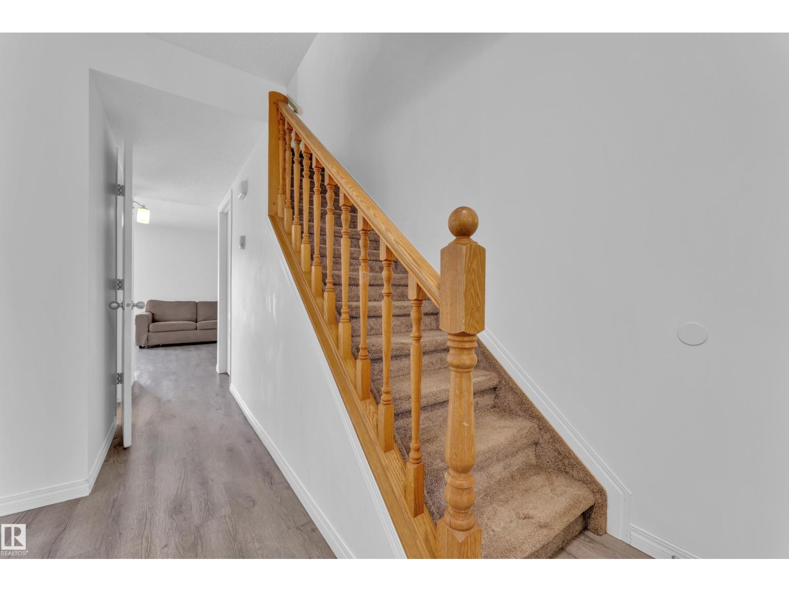 25 Lakewood Vg NW, Edmonton, Alberta  T6K 2B3 - Photo 15 - E4483384