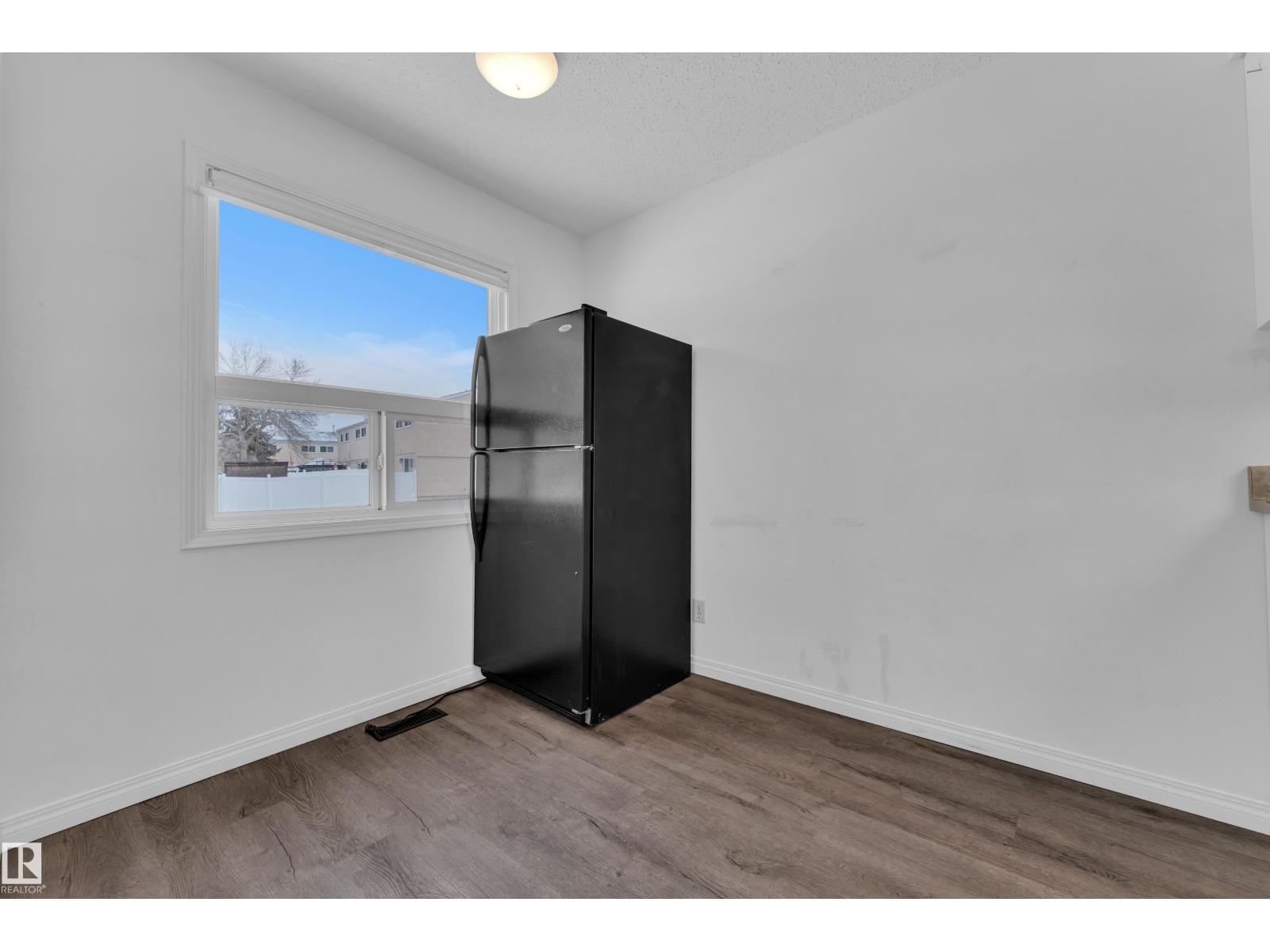 25 Lakewood Vg NW, Edmonton, Alberta  T6K 2B3 - Photo 5 - E4483384