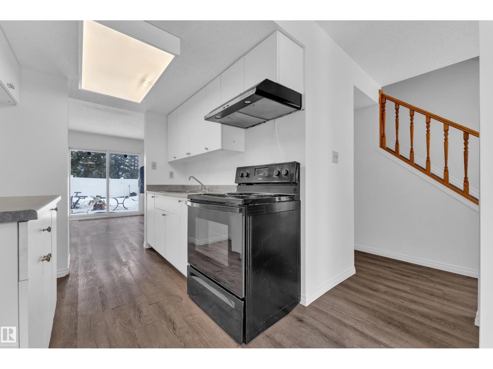 25 Lakewood Vg NW, Edmonton, Alberta  T6K 2B3 - Photo 7 - E4483384