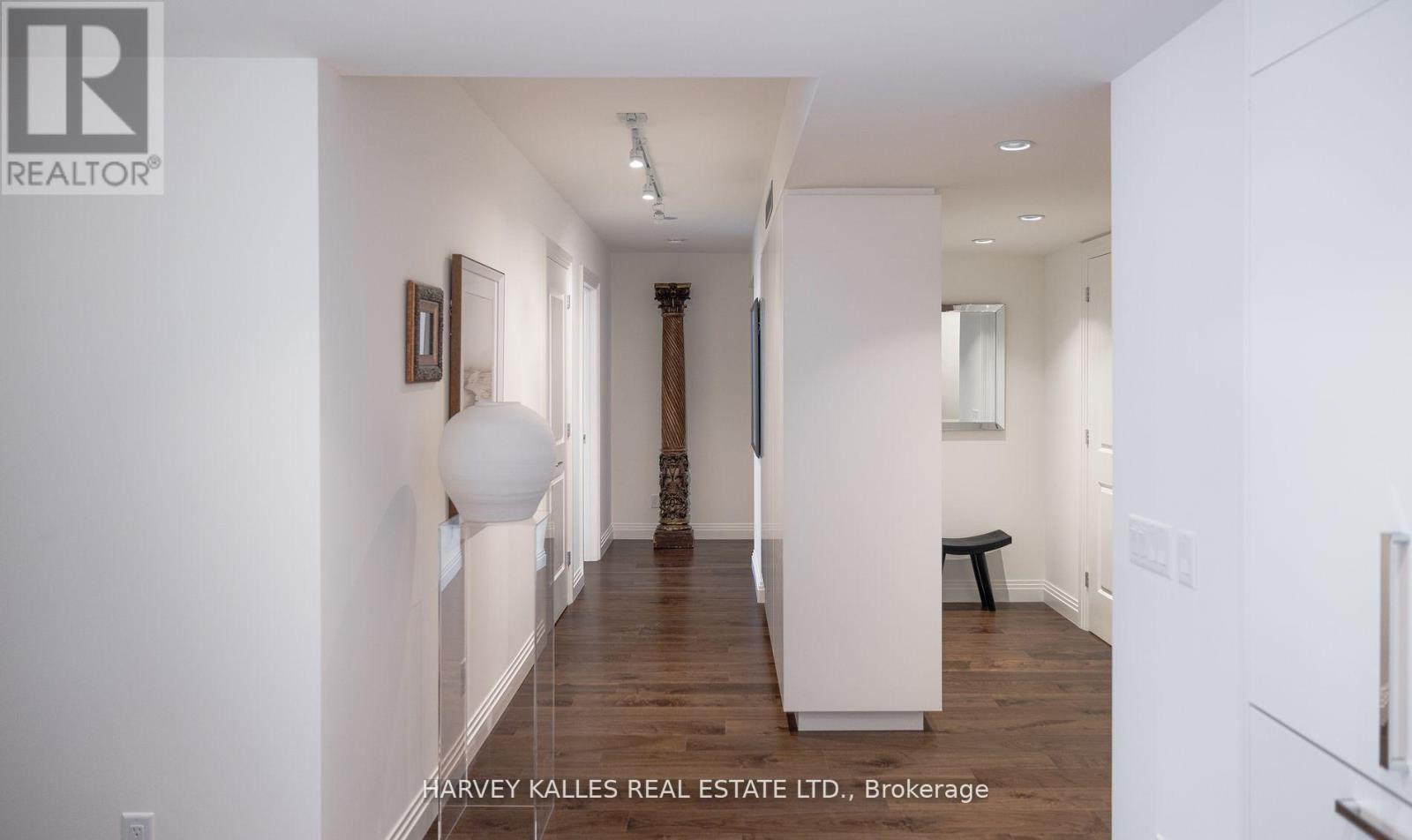 123 - 1 Benvenuto Place, Toronto (Casa Loma), Ontario  M4V 2L1 - Photo 3 - C13026418