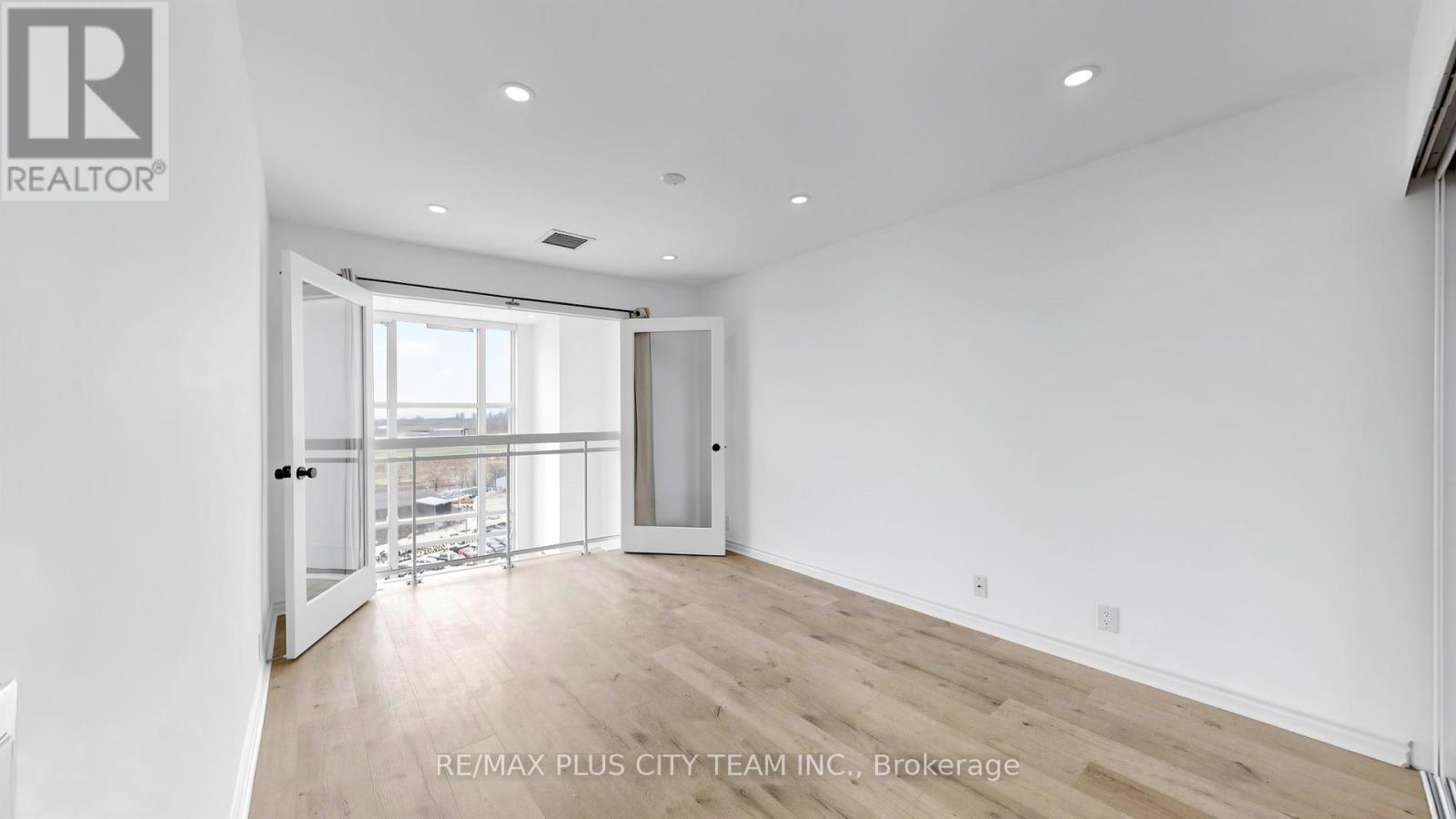 812 - 1720 Eglinton Avenue E, Toronto, Ontario  M4A 2X8 - Photo 21 - C13026484