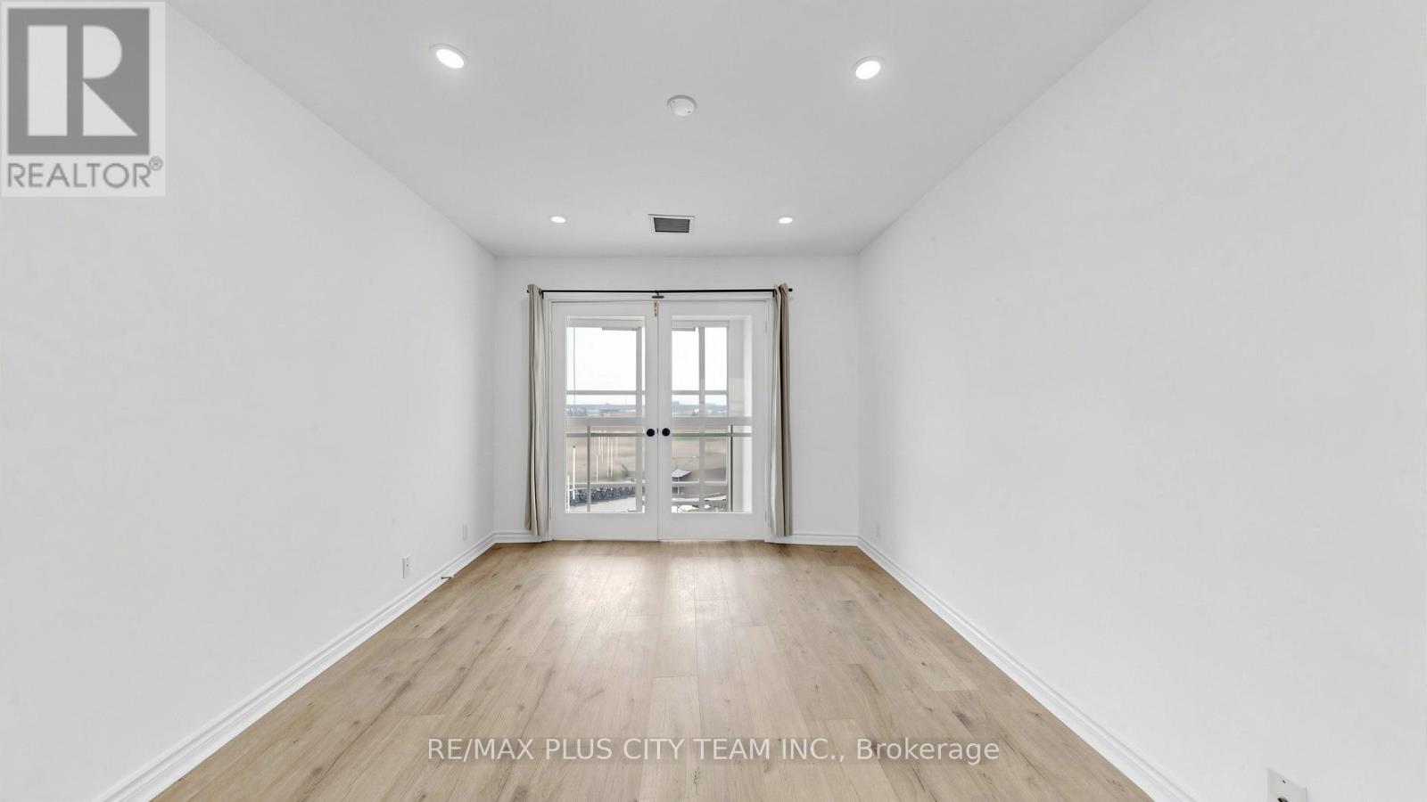 812 - 1720 Eglinton Avenue E, Toronto, Ontario  M4A 2X8 - Photo 22 - C13026484